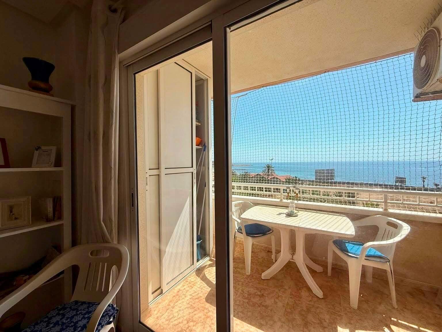 For sale - 2 Bedroom 1 Bathroom Apartment in Torrevieja - Playa Del Cura  - Alicante