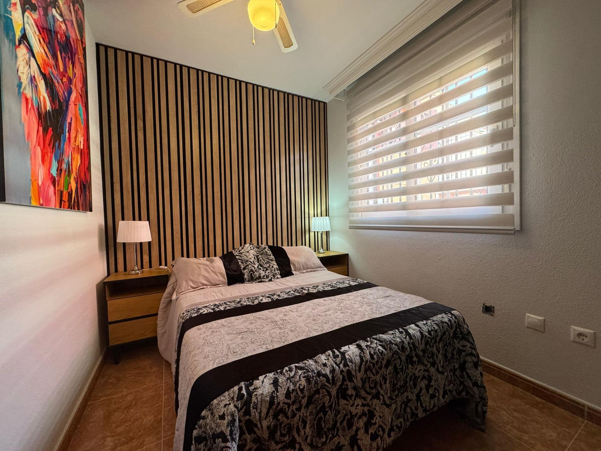 For sale - 3 Bedroom 2 Bathroom Town House in Villamartin -   - Alicante