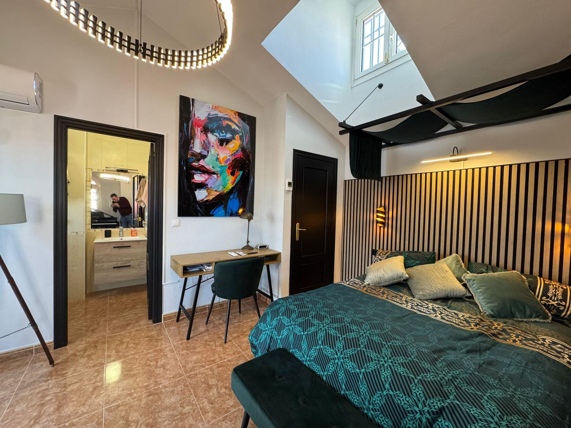 For sale - 3 Bedroom 2 Bathroom Town House in Villamartin -   - Alicante