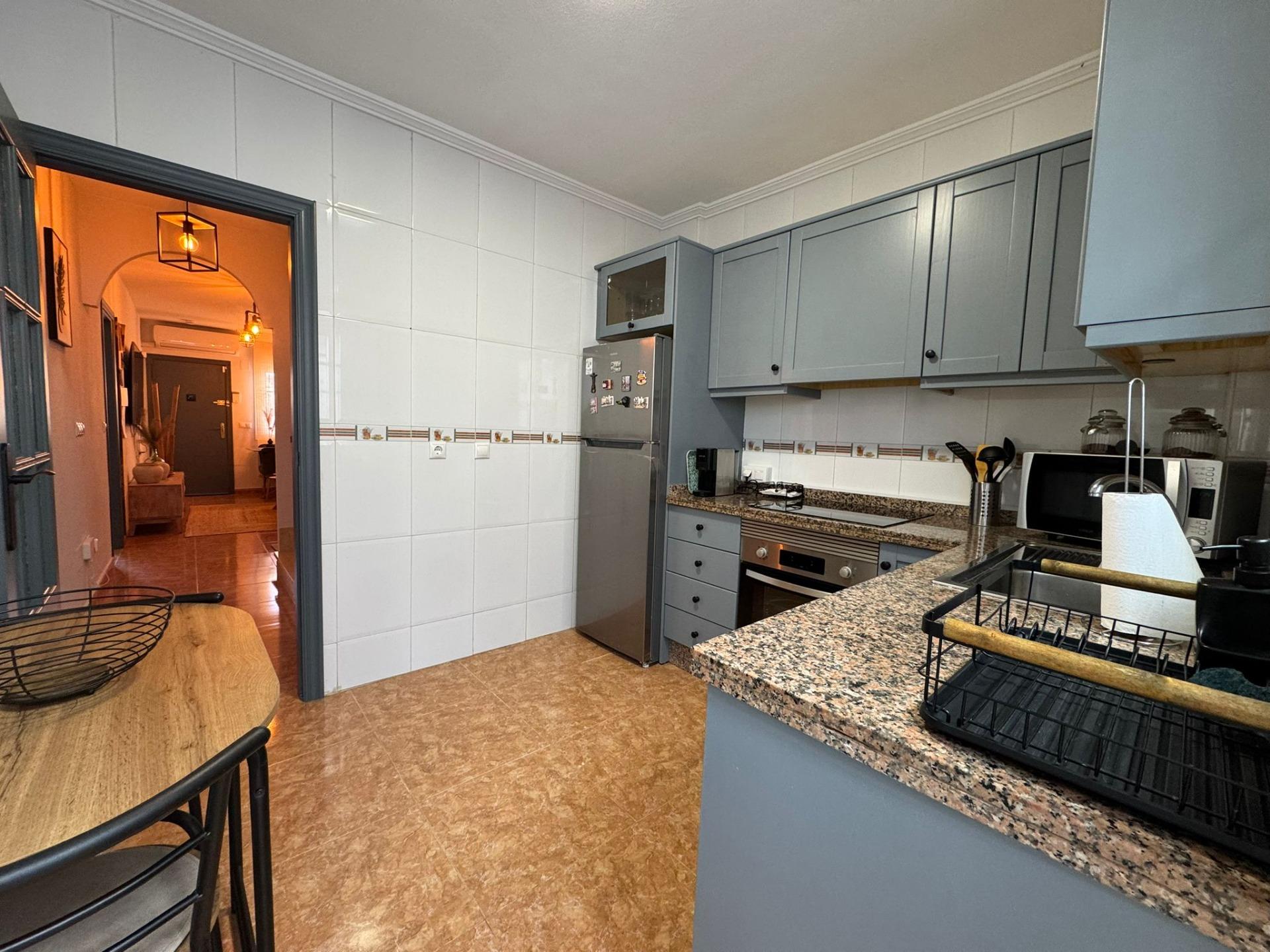 For sale - 3 Bedroom 2 Bathroom Town House in Villamartin -   - Alicante