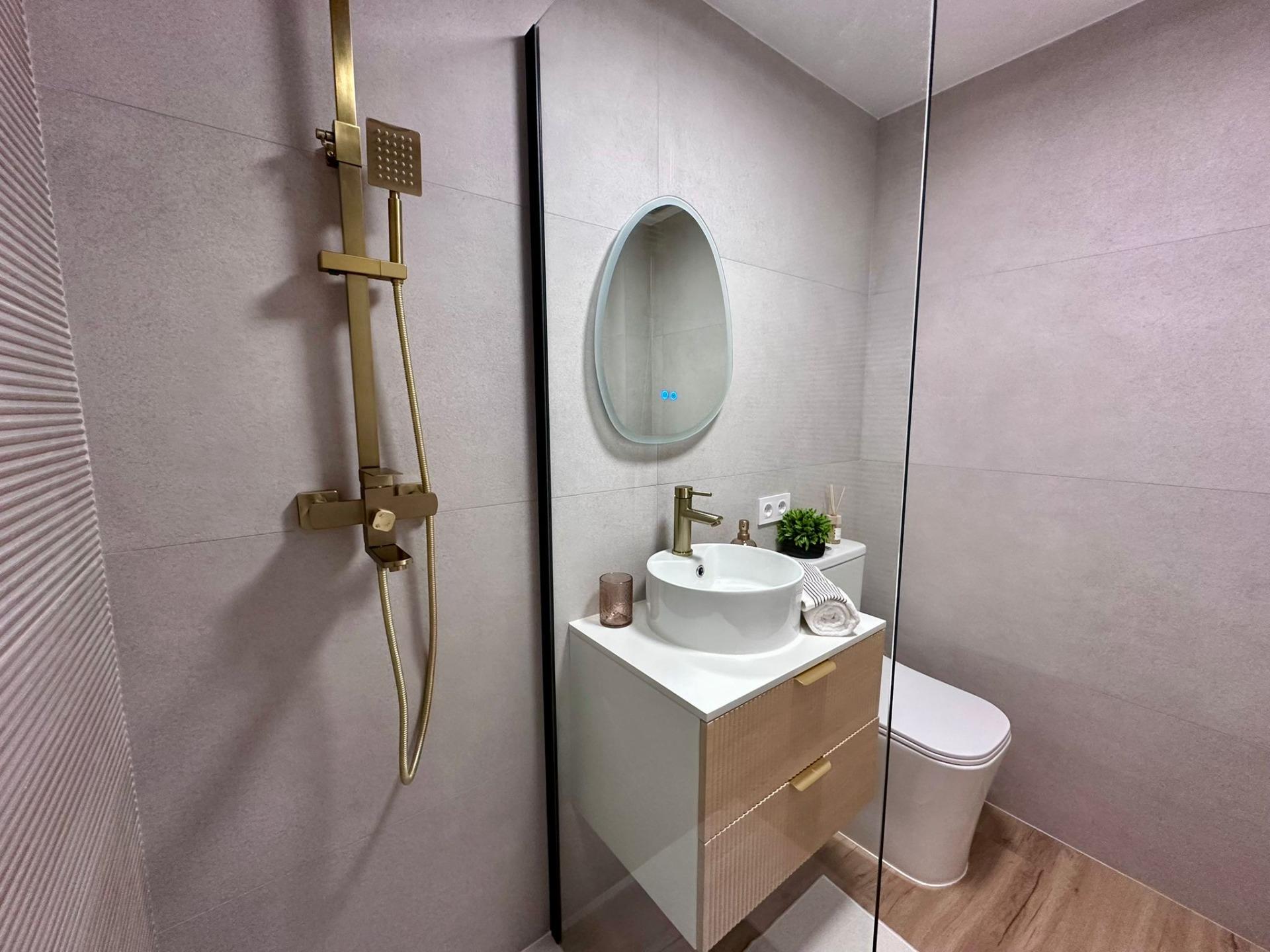 For sale - 2 Bedroom 1 Bathroom Apartment in Torrevieja - Habaneras  - Alicante