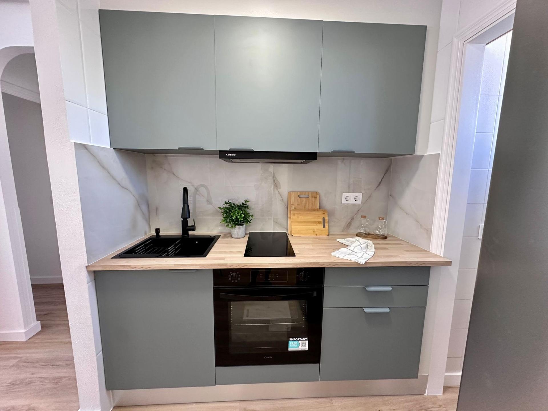 For sale - 2 Bedroom 1 Bathroom Apartment in Torrevieja - Habaneras  - Alicante