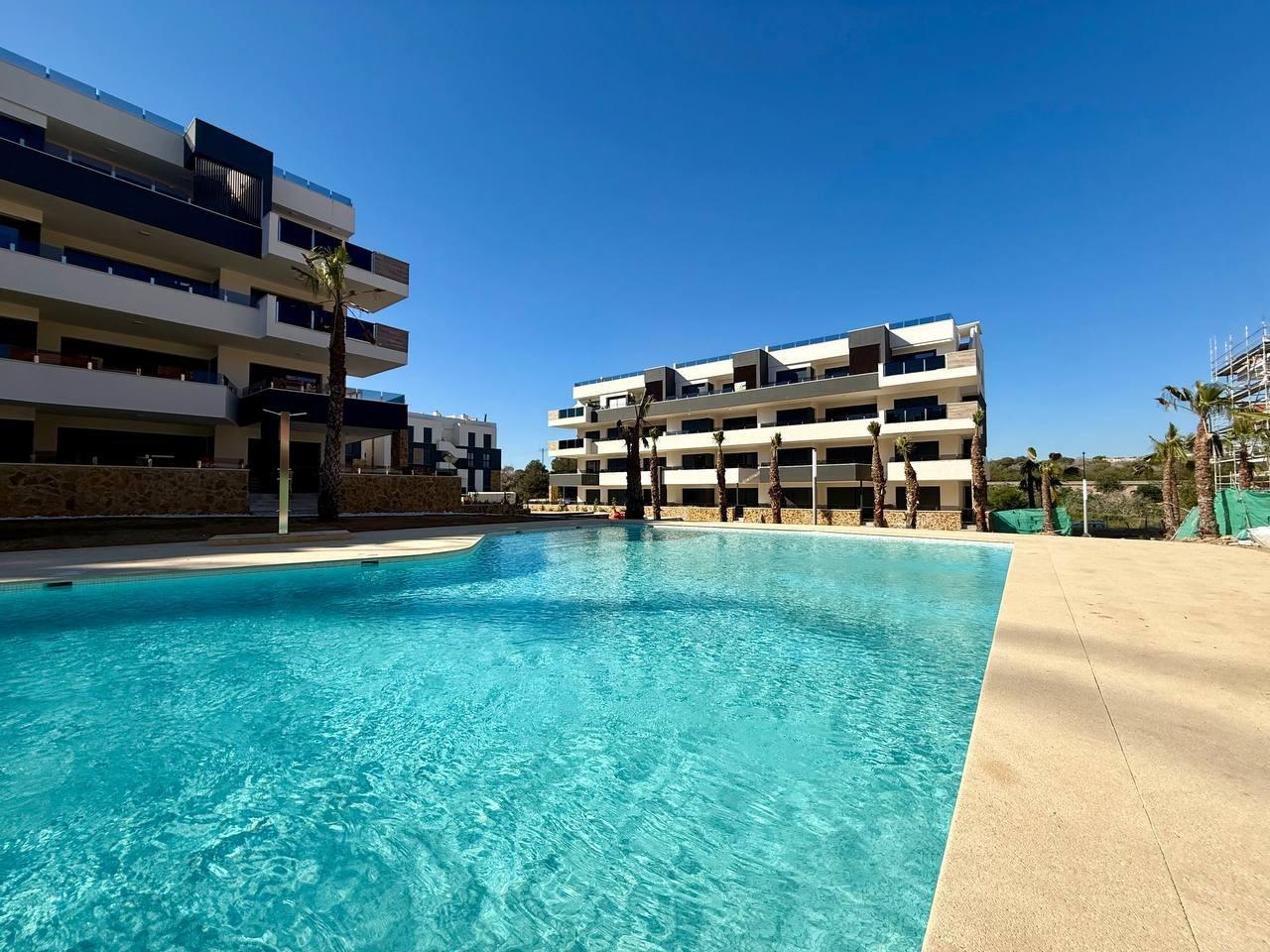 For sale - 2 Bedroom 2 Bathroom Penthouse in Villamartin - Pau 8  - Alicante