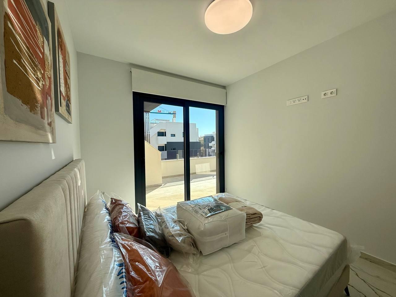 For sale - 2 Bedroom 2 Bathroom Penthouse in Villamartin - Pau 8  - Alicante