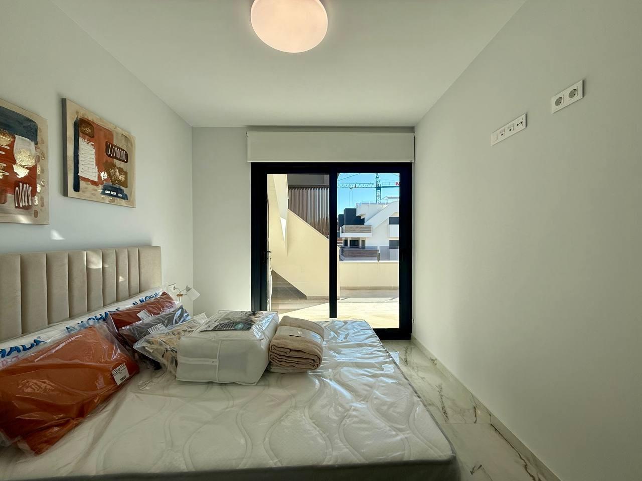 For sale - 2 Bedroom 2 Bathroom Penthouse in Villamartin - Pau 8  - Alicante
