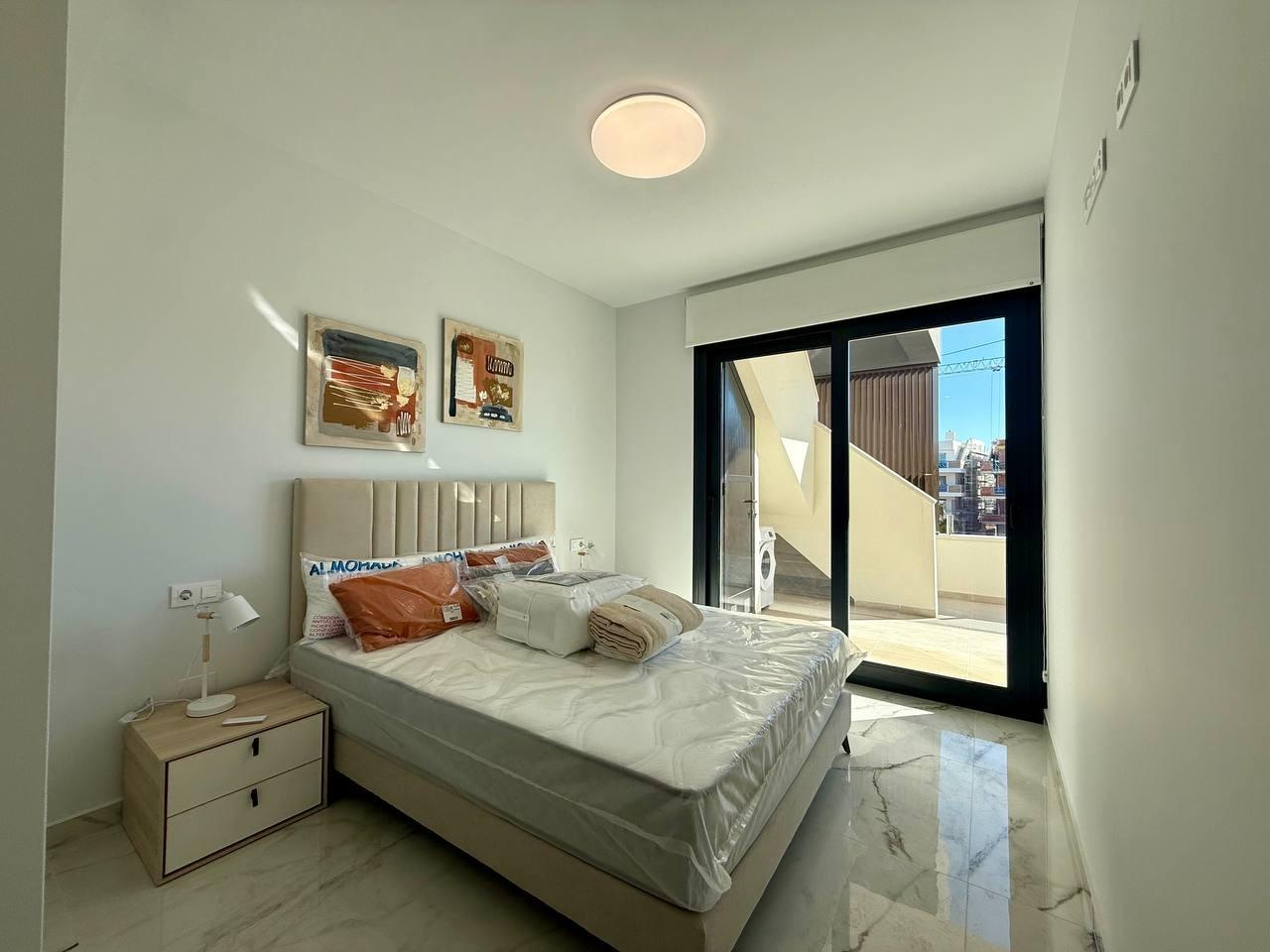 For sale - 2 Bedroom 2 Bathroom Penthouse in Villamartin - Pau 8  - Alicante