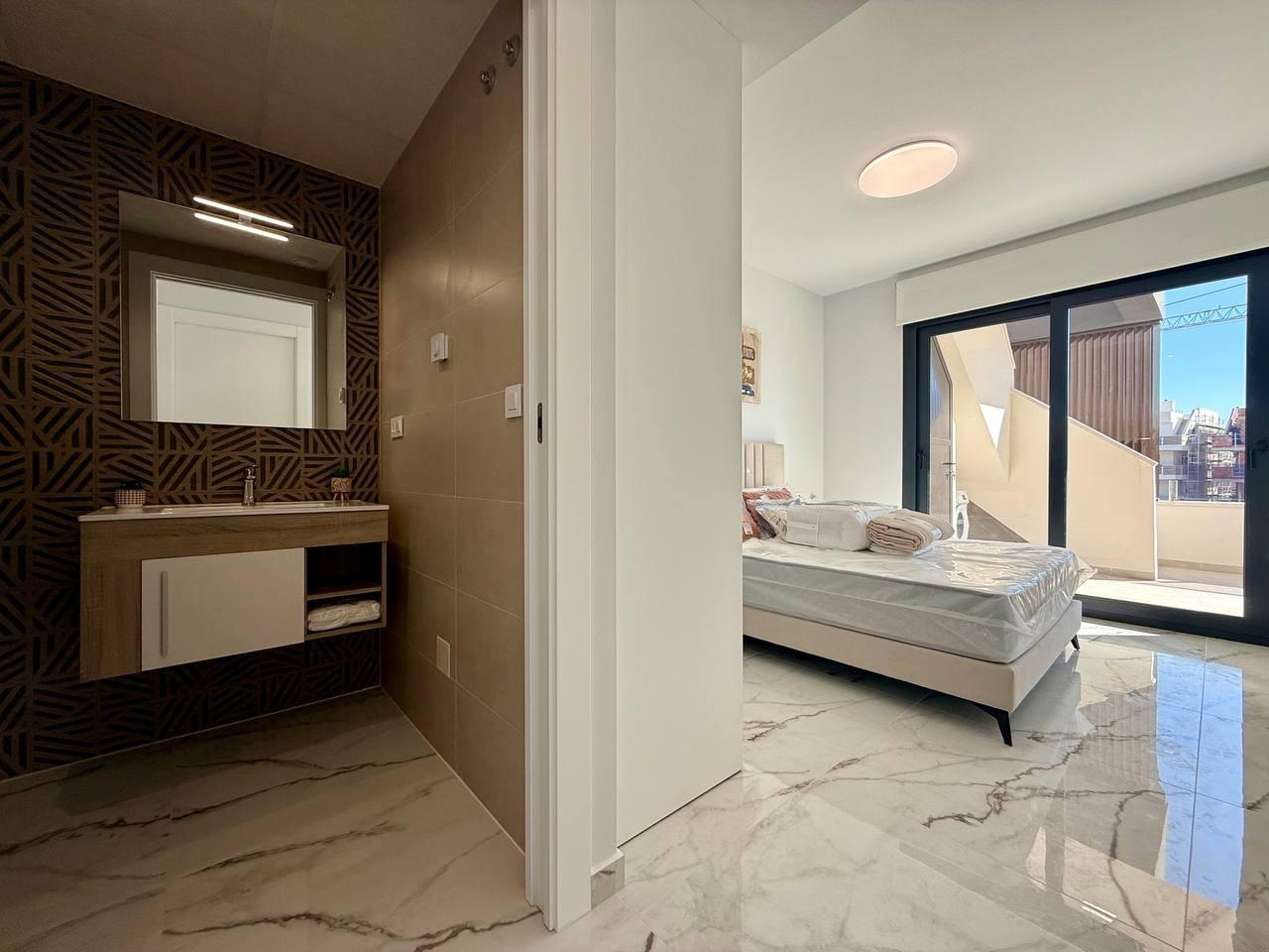 For sale - 2 Bedroom 2 Bathroom Penthouse in Villamartin - Pau 8  - Alicante