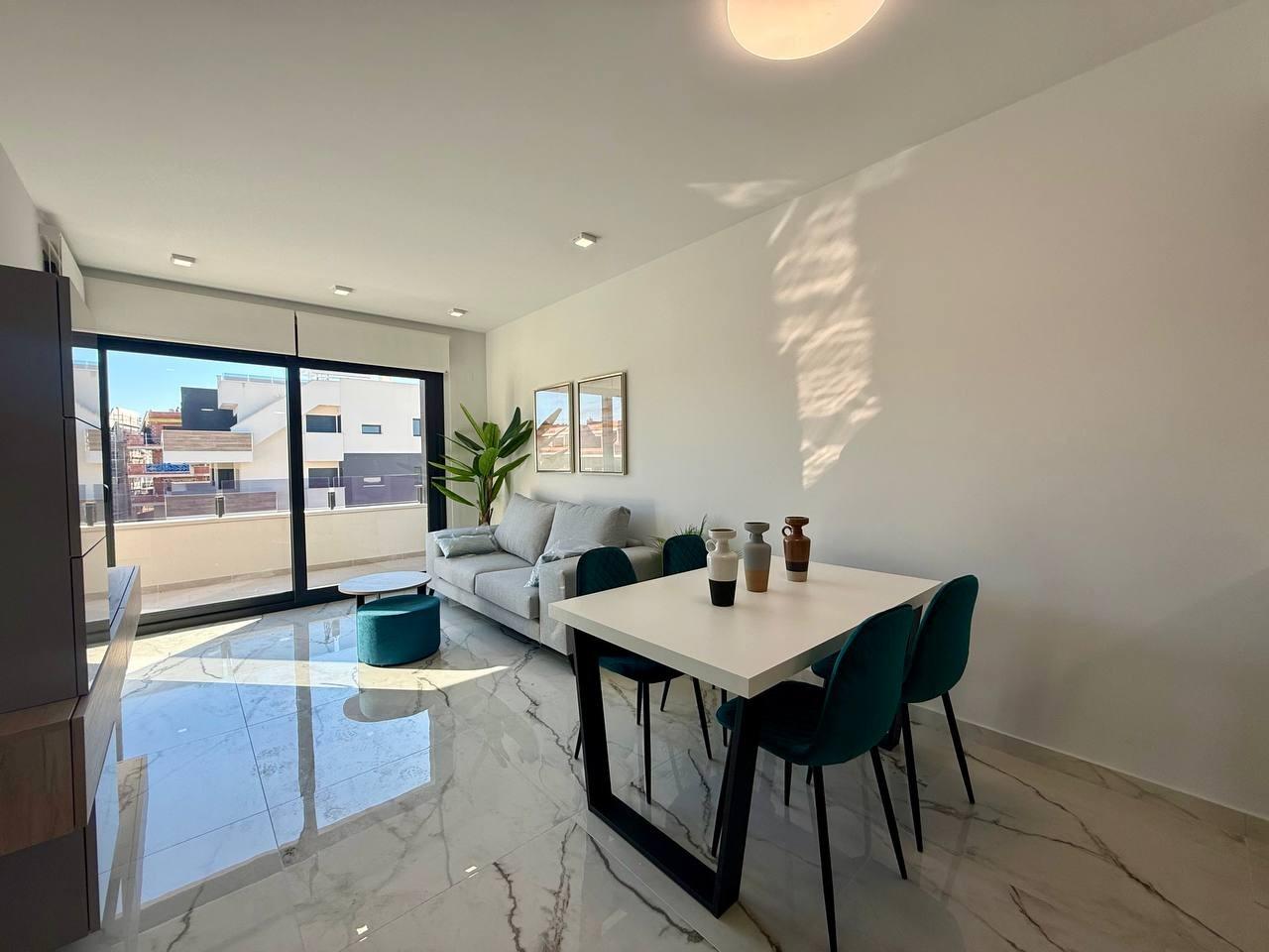 For sale - 2 Bedroom 2 Bathroom Penthouse in Villamartin - Pau 8  - Alicante