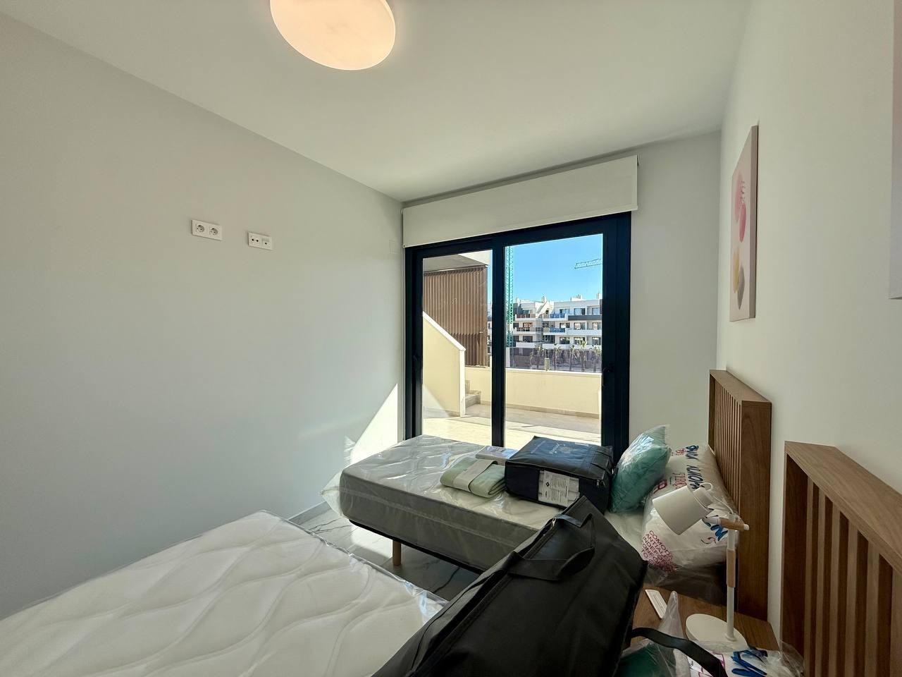 For sale - 2 Bedroom 2 Bathroom Penthouse in Villamartin - Pau 8  - Alicante