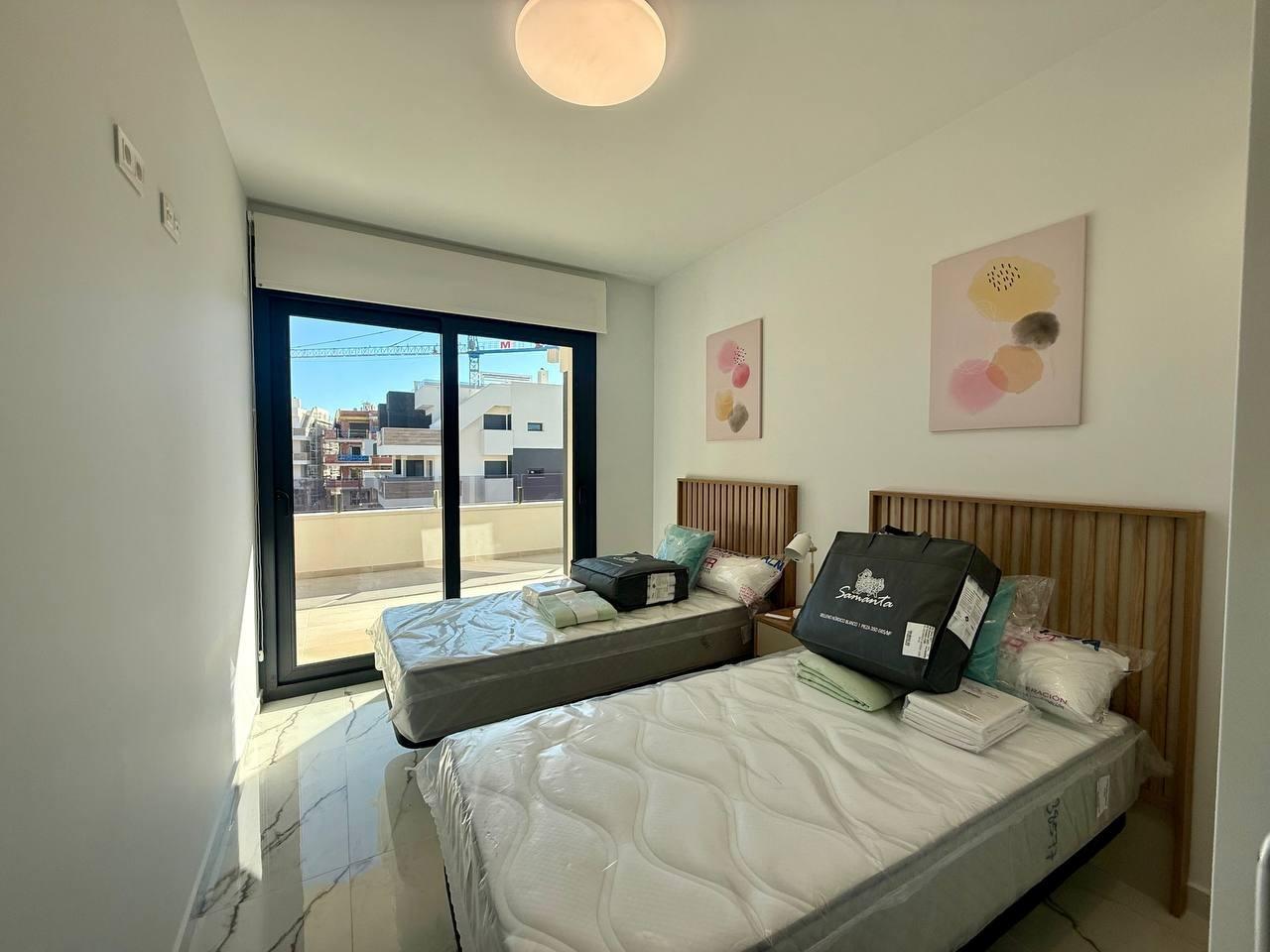 For sale - 2 Bedroom 2 Bathroom Penthouse in Villamartin - Pau 8  - Alicante