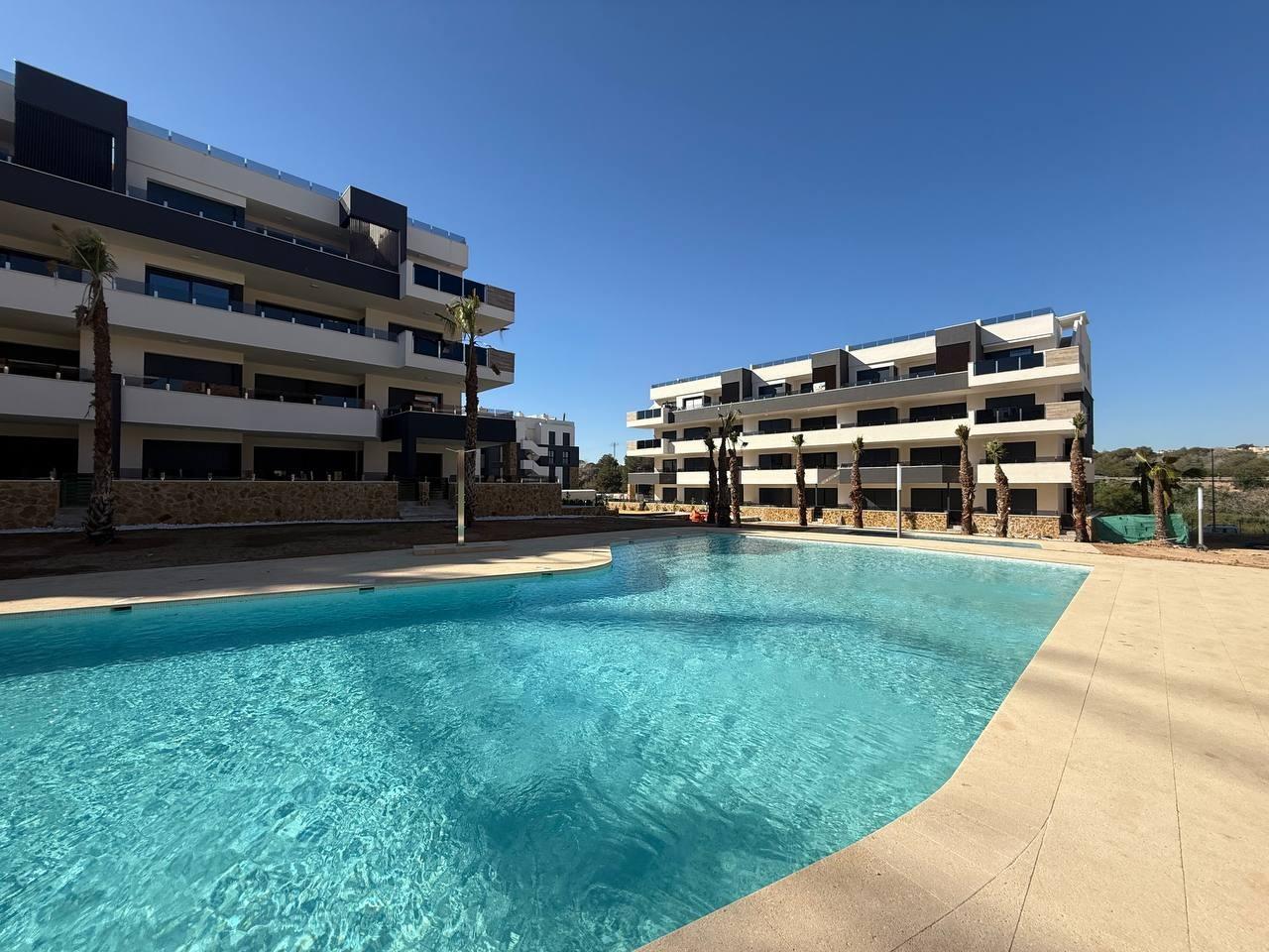 For sale - 2 Bedroom 2 Bathroom Penthouse in Villamartin - Pau 8  - Alicante