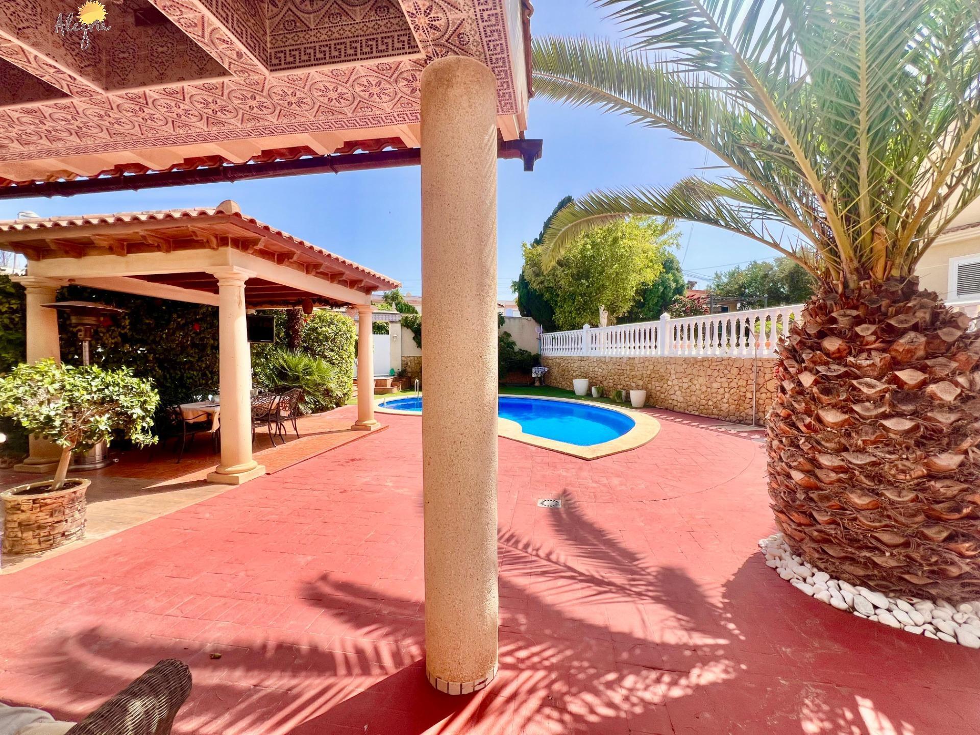 For sale - 3 Bedroom 2 Bathroom Villa in Torrevieja - Los Balcones - Los Altos Del Edén  - Alicante