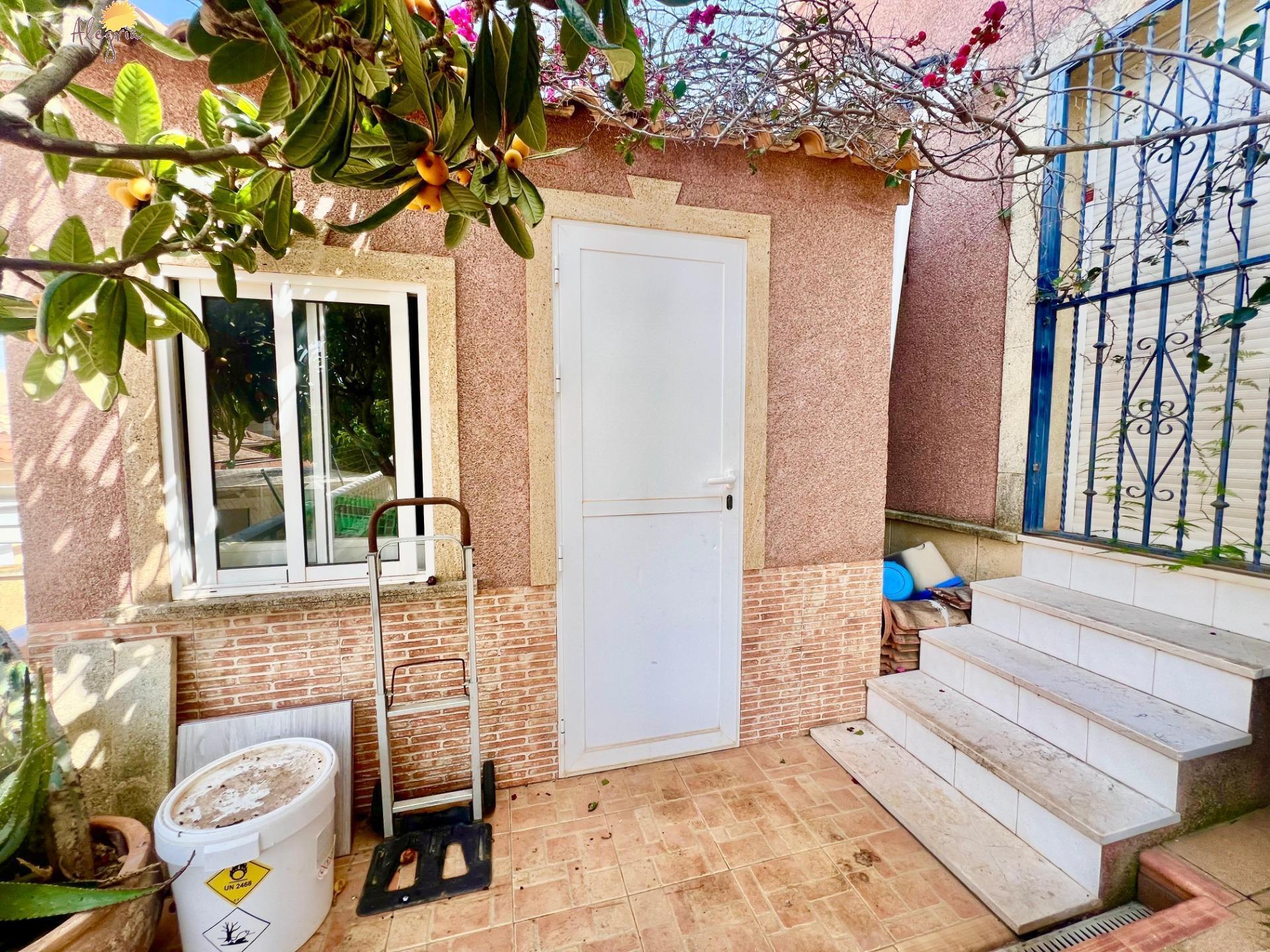 For sale - 3 Bedroom 2 Bathroom Villa in Torrevieja - Los Balcones - Los Altos Del Edén  - Alicante