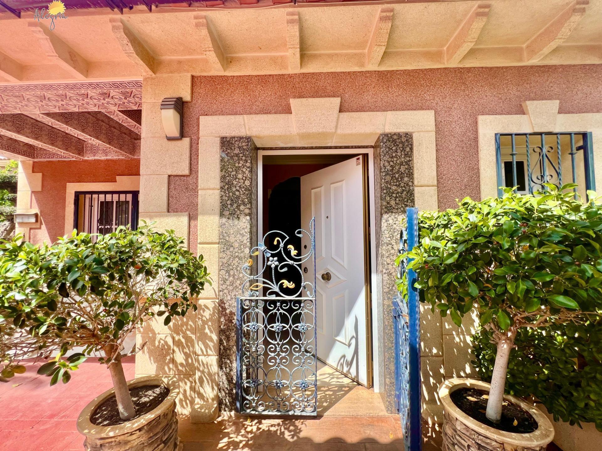 For sale - 3 Bedroom 2 Bathroom Villa in Torrevieja - Los Balcones - Los Altos Del Edén  - Alicante