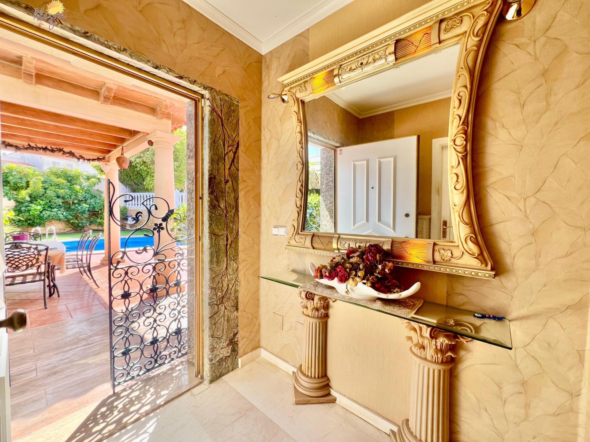 For sale - 3 Bedroom 2 Bathroom Villa in Torrevieja - Los Balcones - Los Altos Del Edén  - Alicante