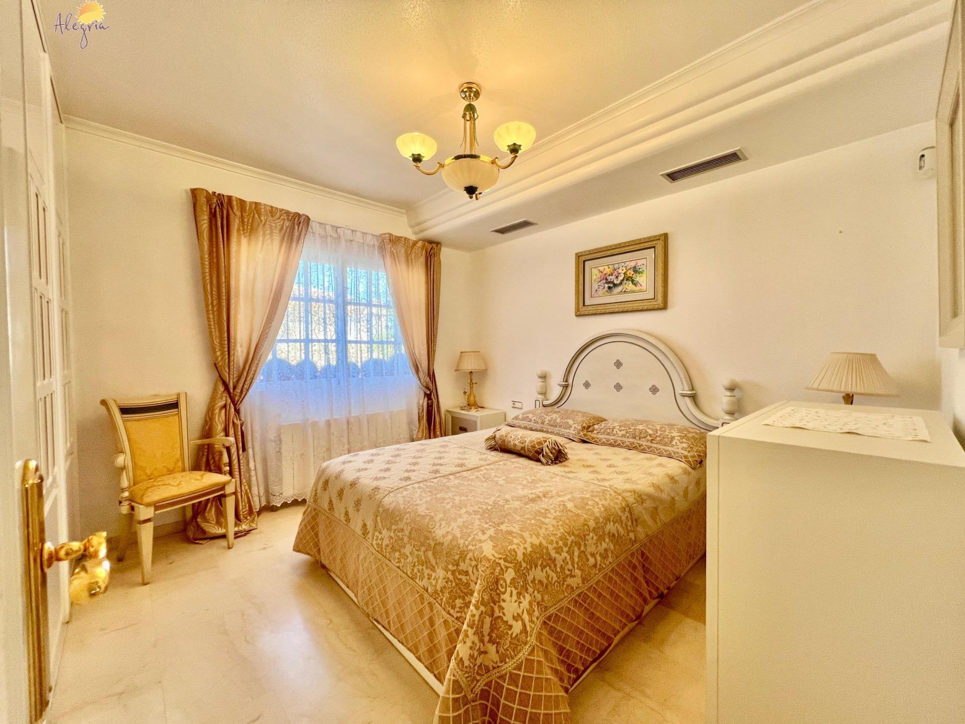 For sale - 3 Bedroom 2 Bathroom Villa in Torrevieja - Los Balcones - Los Altos Del Edén  - Alicante