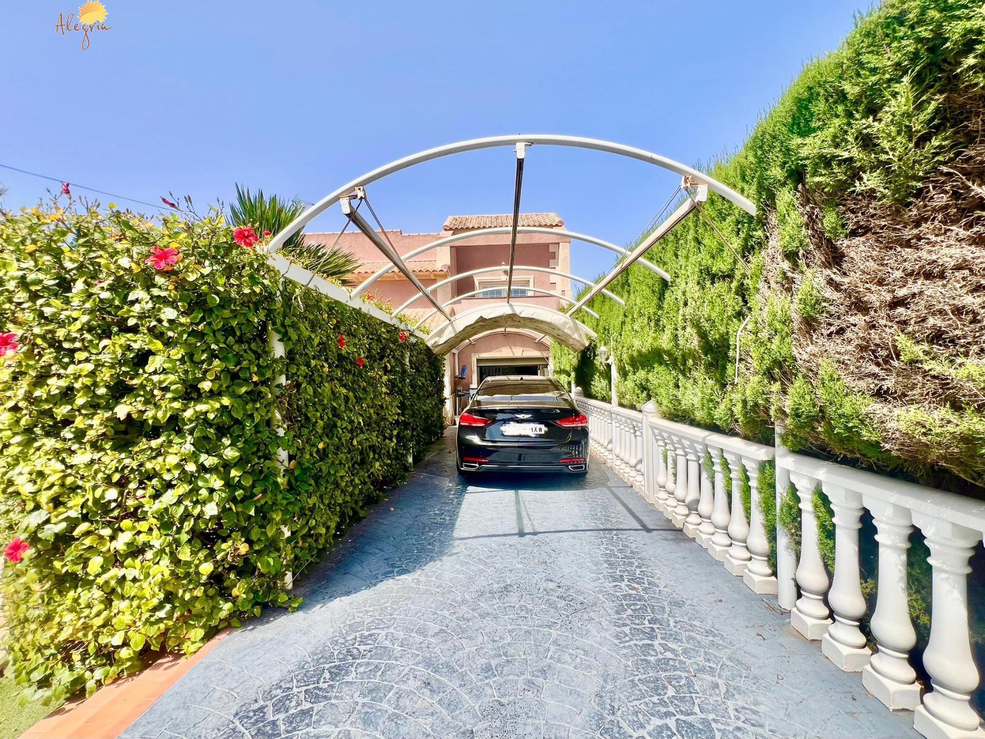 For sale - 3 Bedroom 2 Bathroom Villa in Torrevieja - Los Balcones - Los Altos Del Edén  - Alicante