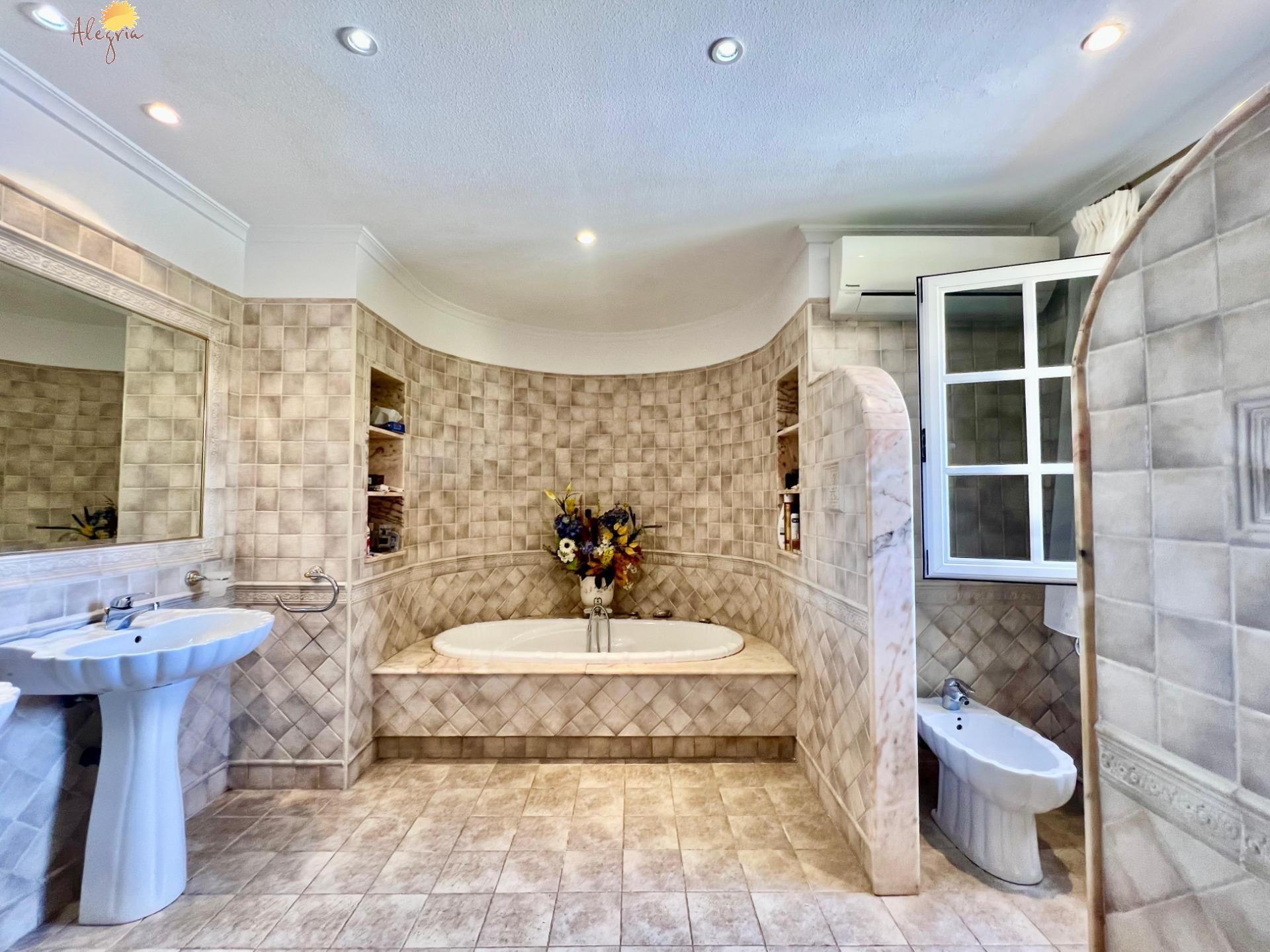For sale - 3 Bedroom 2 Bathroom Villa in Torrevieja - Los Balcones - Los Altos Del Edén  - Alicante