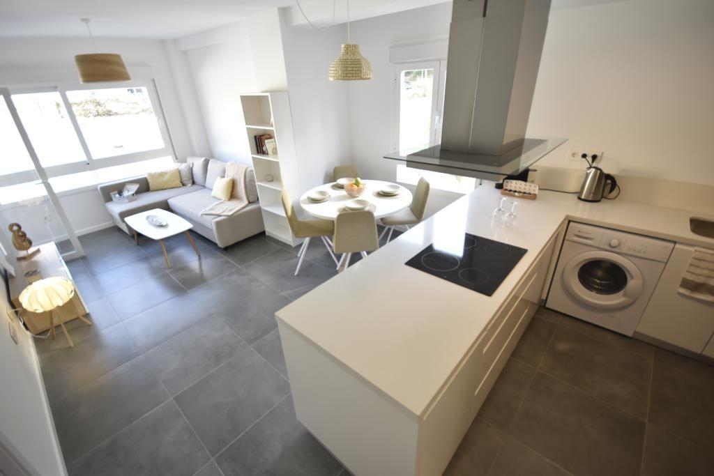 For sale - 3 Bedroom 2 Bathroom Apartment in Cabo Roig - Campoamor  - Alicante