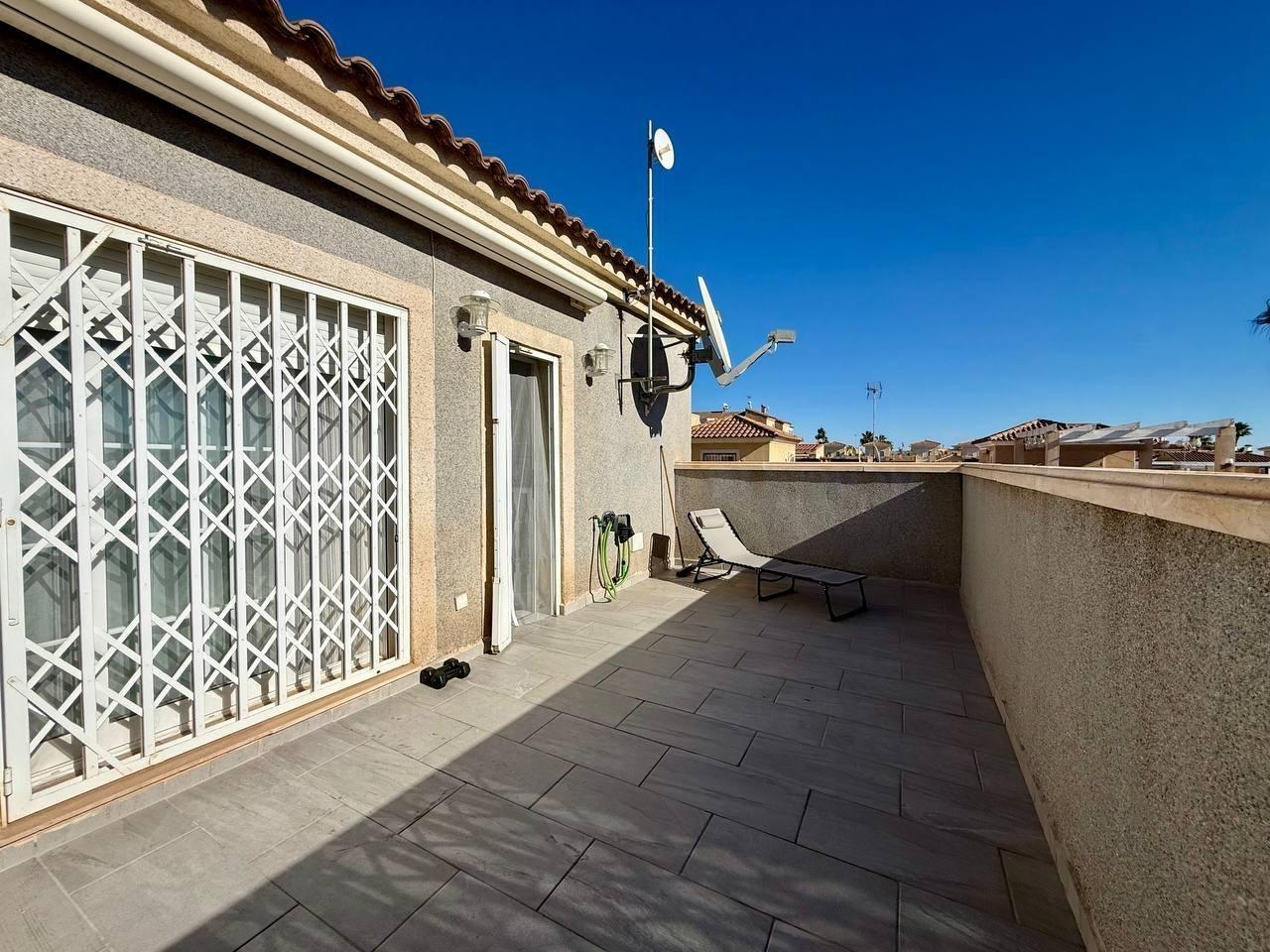 For sale - 4 Bedroom 3 Bathroom Villa in Playa Flamenca  - Playa Flamenca  - Alicante