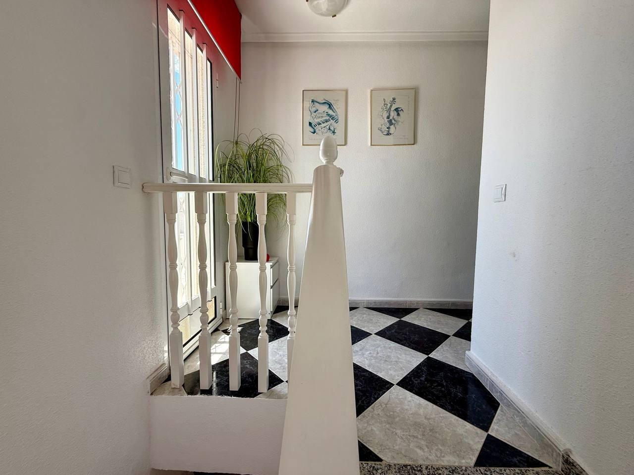 For sale - 4 Bedroom 3 Bathroom Villa in Playa Flamenca  - Playa Flamenca  - Alicante
