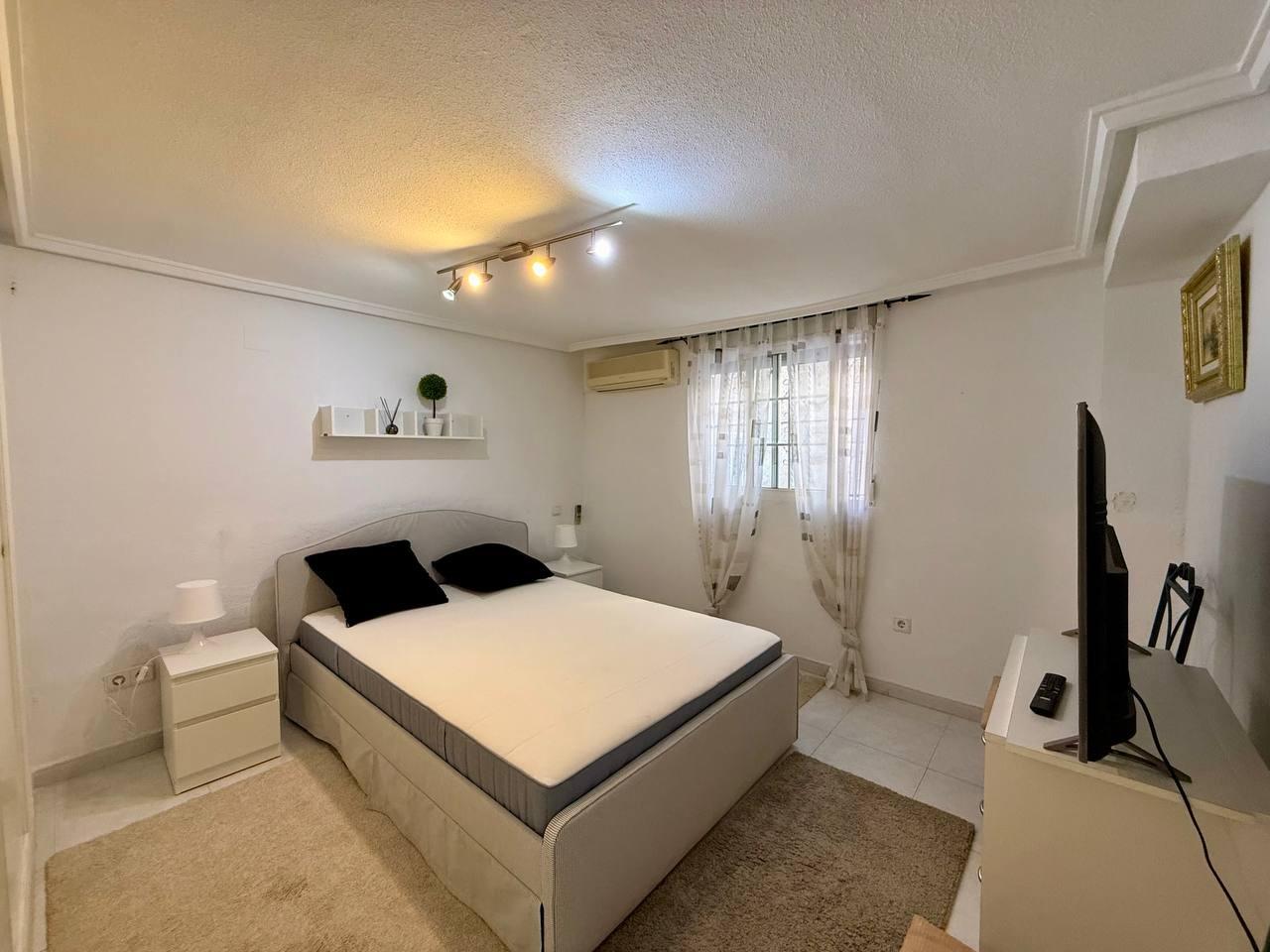 For sale - 4 Bedroom 3 Bathroom Villa in Playa Flamenca  - Playa Flamenca  - Alicante