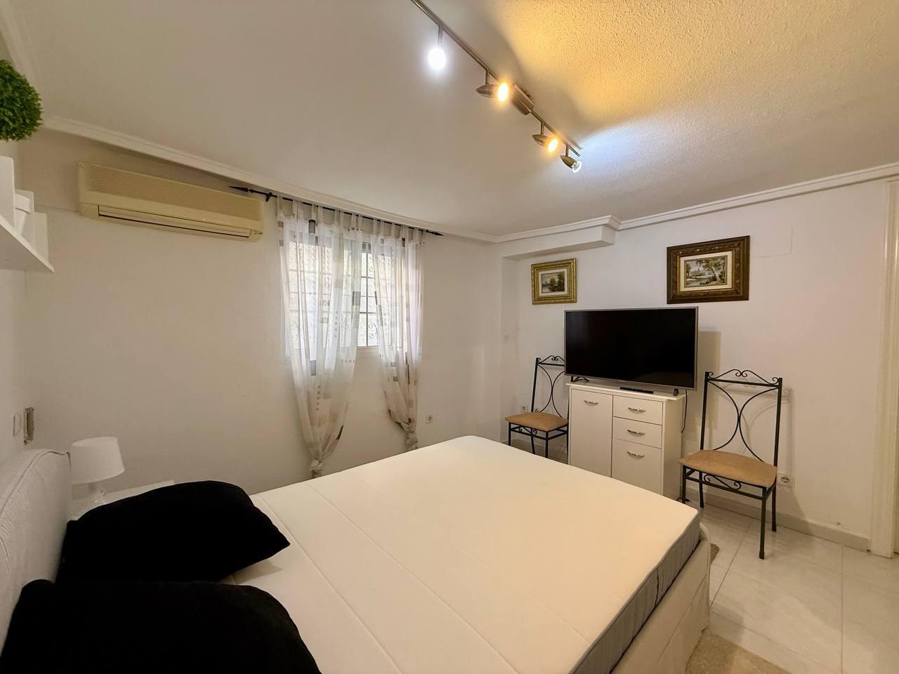 For sale - 4 Bedroom 3 Bathroom Villa in Playa Flamenca  - Playa Flamenca  - Alicante