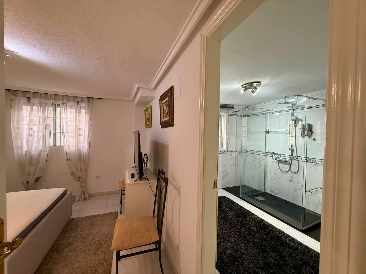 For sale - 4 Bedroom 3 Bathroom Villa in Playa Flamenca  - Playa Flamenca  - Alicante