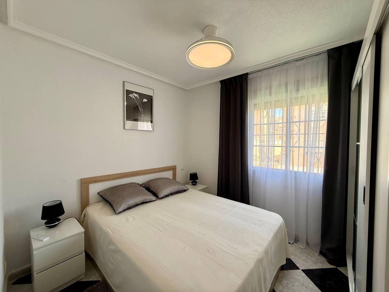 For sale - 4 Bedroom 3 Bathroom Villa in Playa Flamenca  - Playa Flamenca  - Alicante