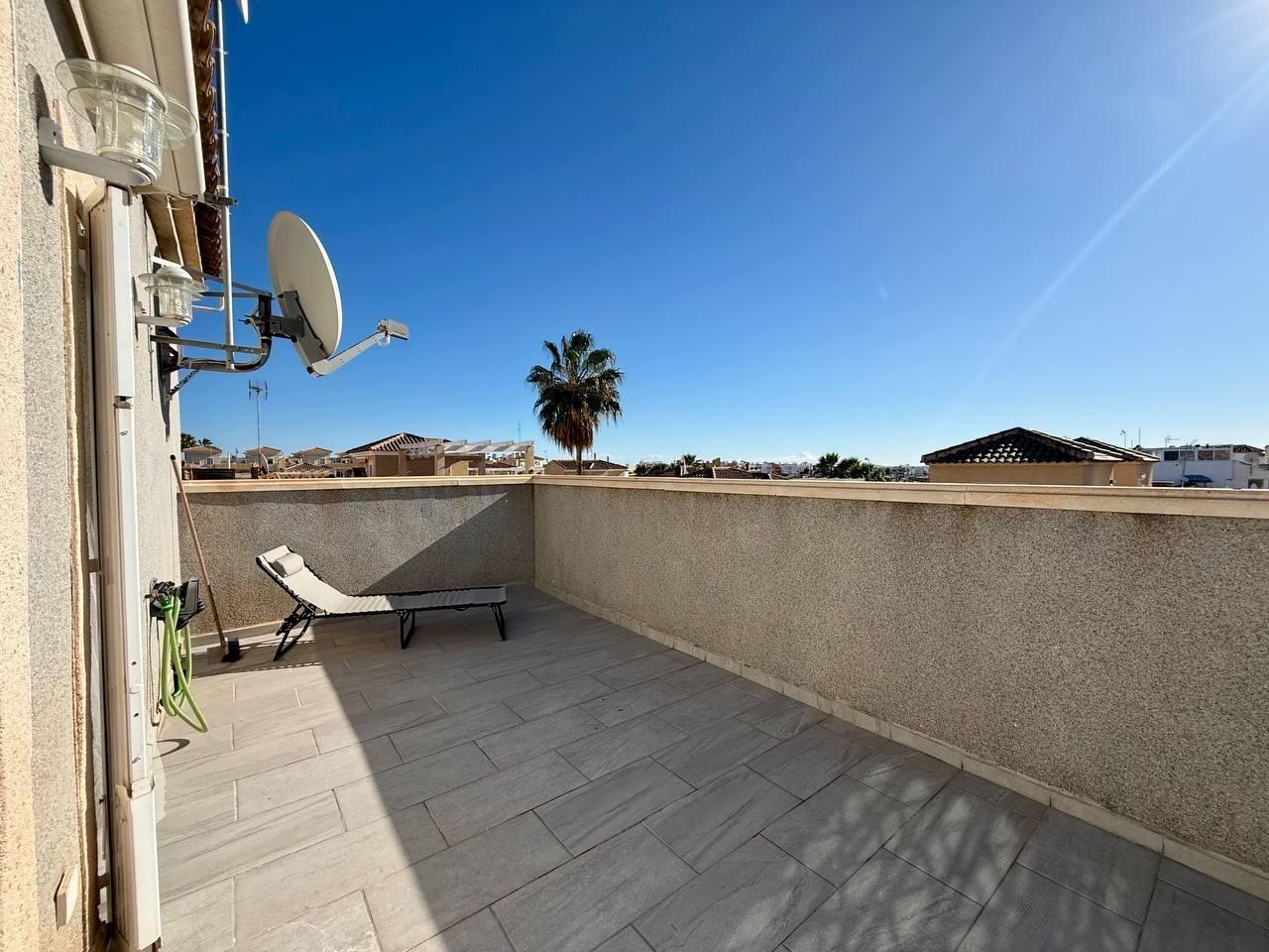 For sale - 4 Bedroom 3 Bathroom Villa in Playa Flamenca  - Playa Flamenca  - Alicante