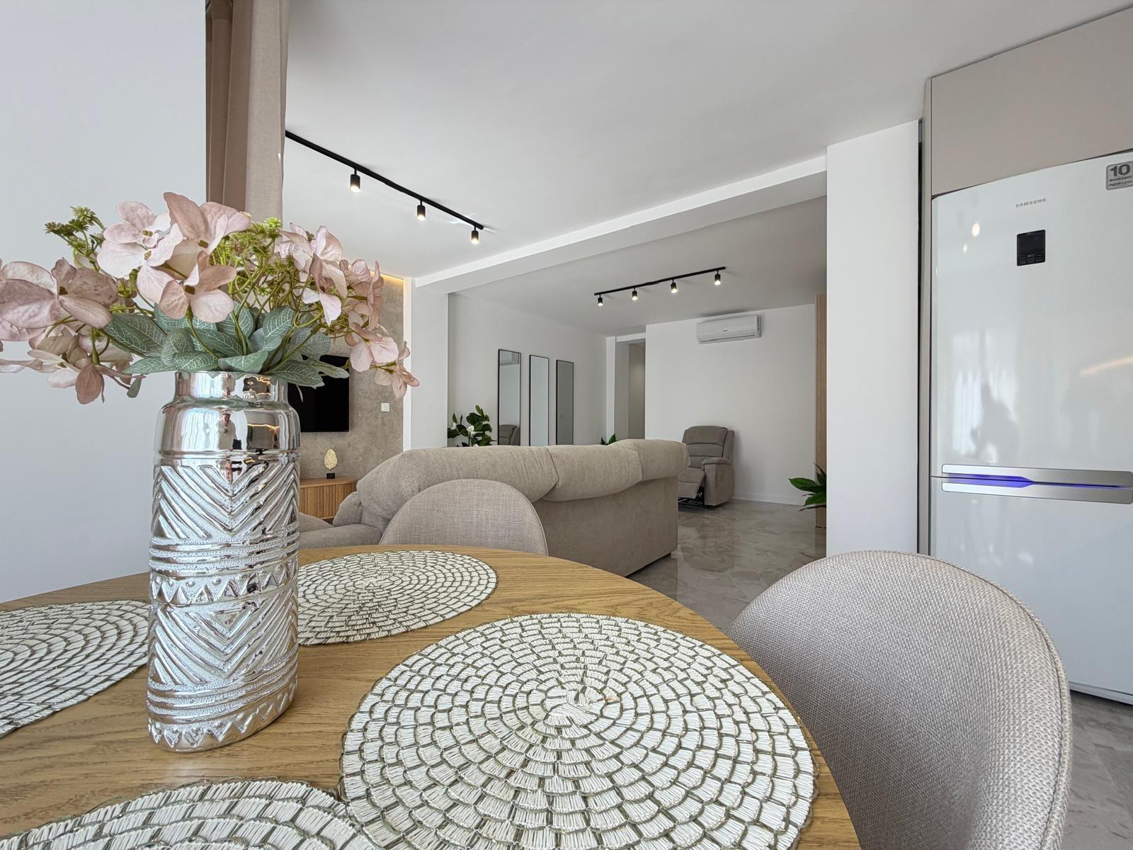 For sale - 3 Bedroom 1 Bathroom Penthouse in Torrevieja - Playa Del Cura  - Alicante