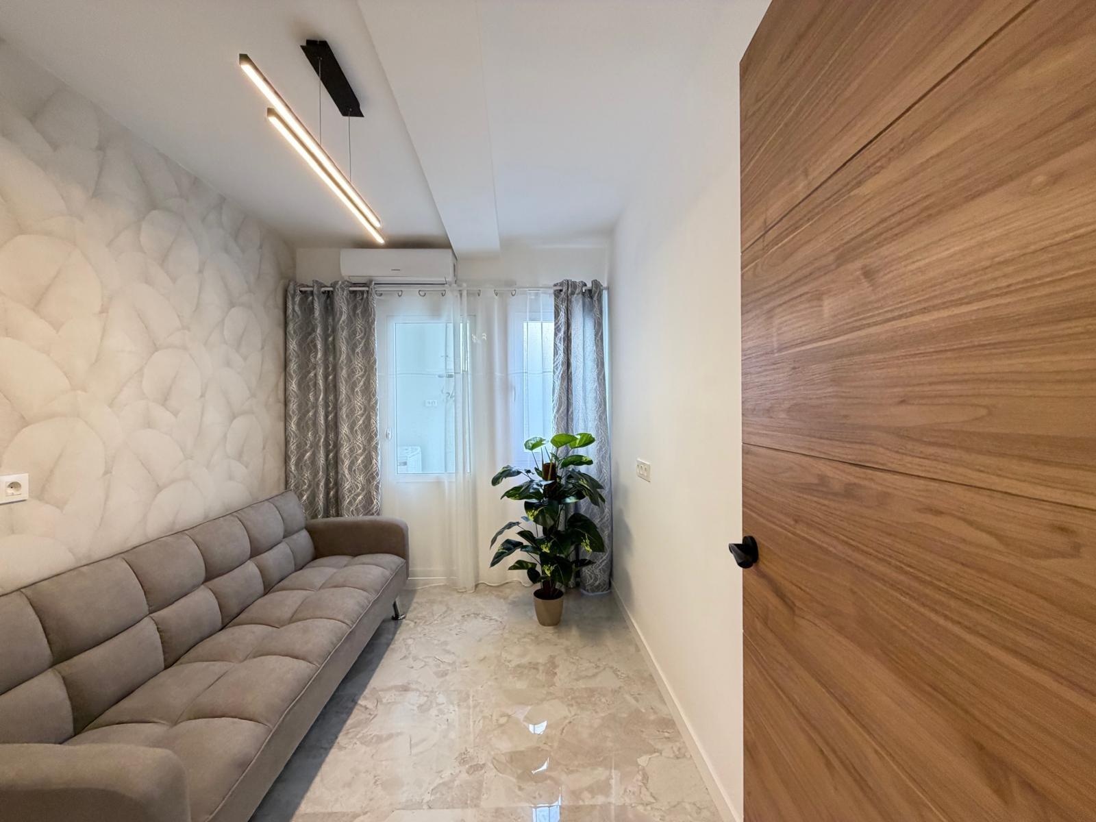 For sale - 3 Bedroom 1 Bathroom Penthouse in Torrevieja - Playa Del Cura  - Alicante