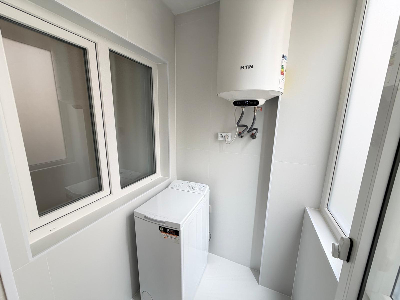 For sale - 3 Bedroom 1 Bathroom Penthouse in Torrevieja - Playa Del Cura  - Alicante