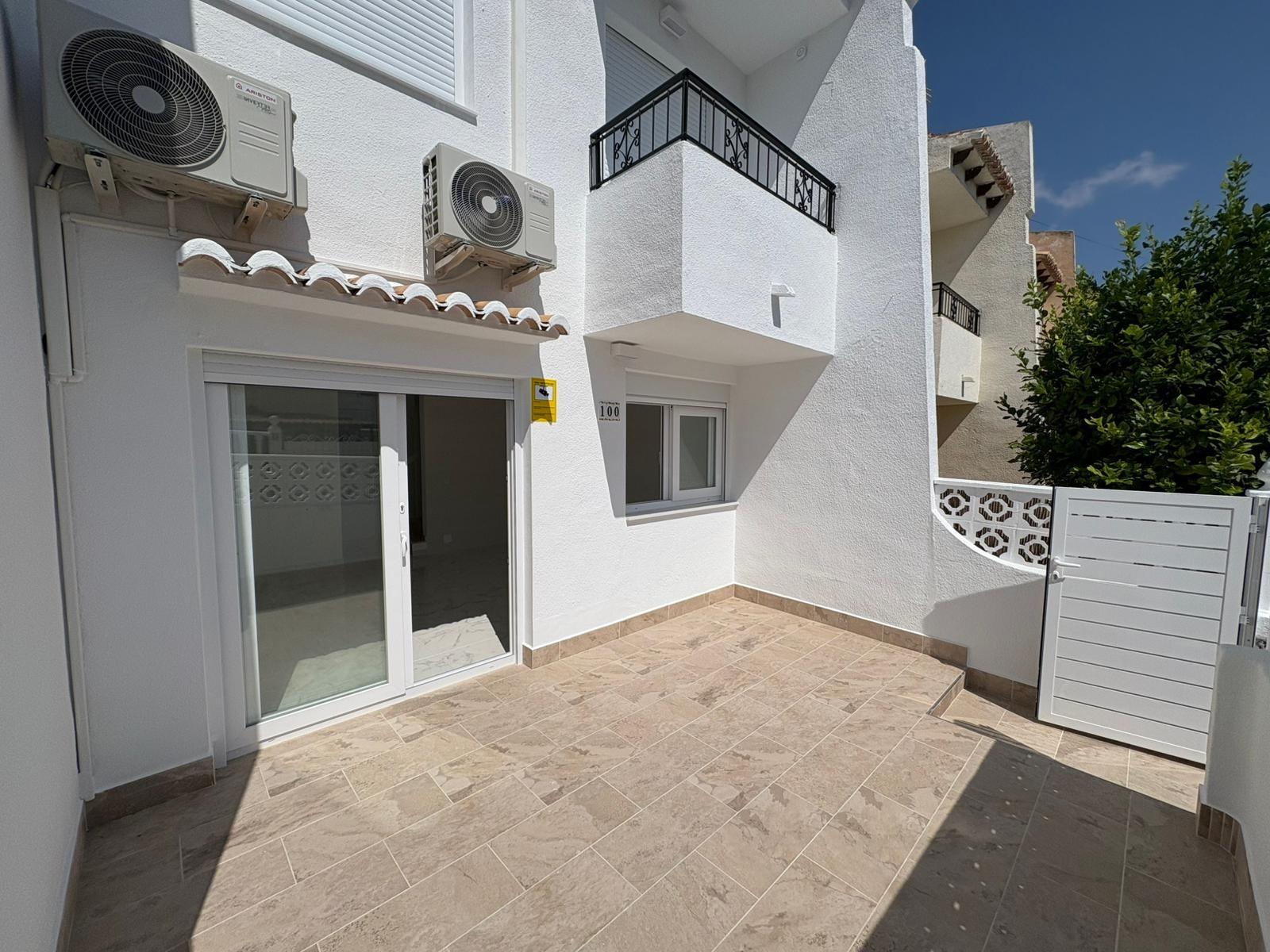 For sale - 3 Bedroom 2 Bathroom Town House in Torrevieja - Los Balcones - Los Altos Del Edén  - Alicante