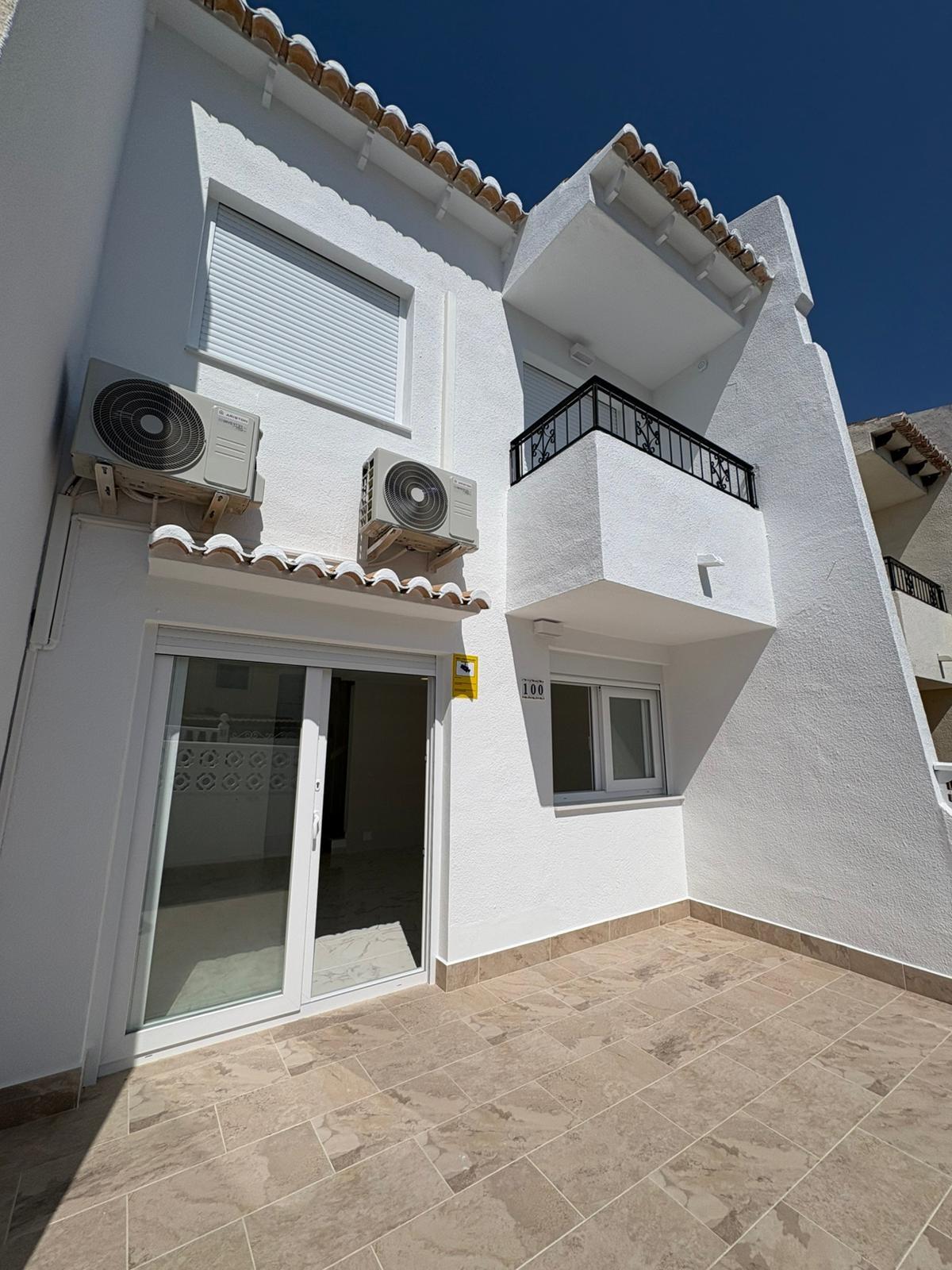 For sale - 3 Bedroom 2 Bathroom Town House in Torrevieja - Los Balcones - Los Altos Del Edén  - Alicante
