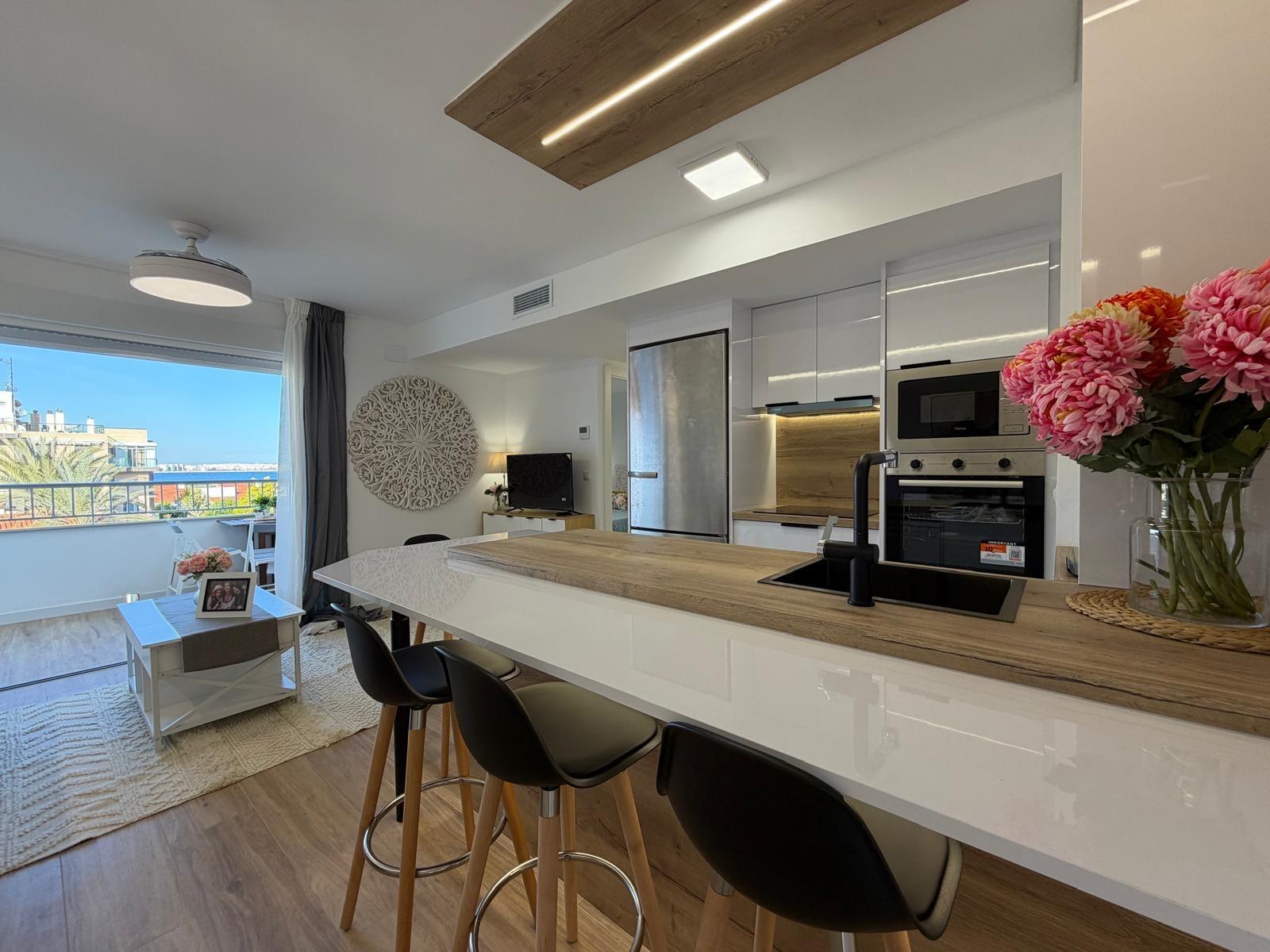 For sale - 3 Bedroom 2 Bathroom Apartment in Punta Prima  - Punta Prima  - Alicante