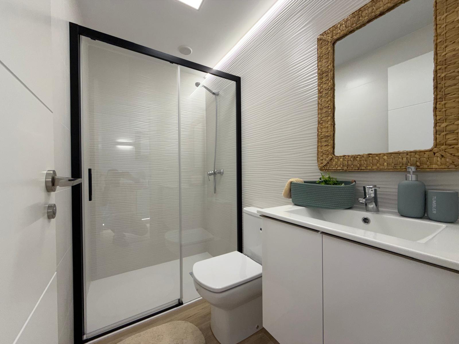 For sale - 3 Bedroom 2 Bathroom Apartment in Punta Prima  - Punta Prima  - Alicante