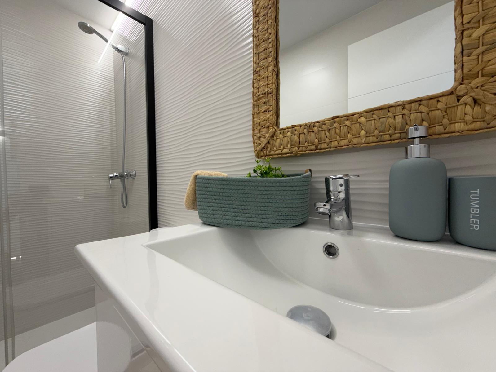 For sale - 3 Bedroom 2 Bathroom Apartment in Punta Prima  - Punta Prima  - Alicante