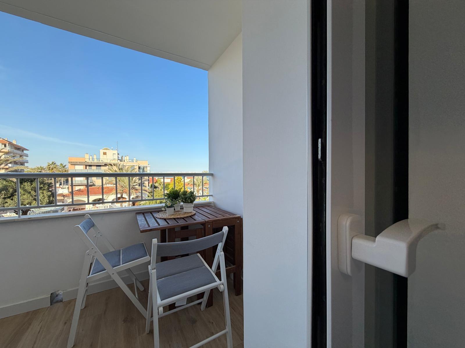 For sale - 3 Bedroom 2 Bathroom Apartment in Punta Prima  - Punta Prima  - Alicante