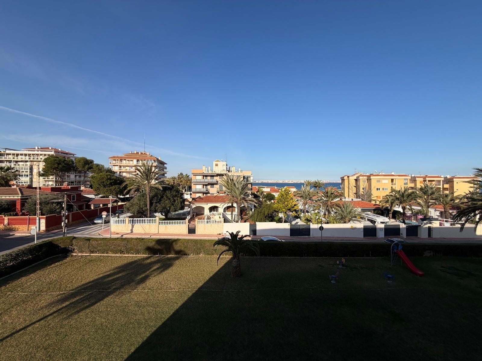 For sale - 3 Bedroom 2 Bathroom Apartment in Punta Prima  - Punta Prima  - Alicante