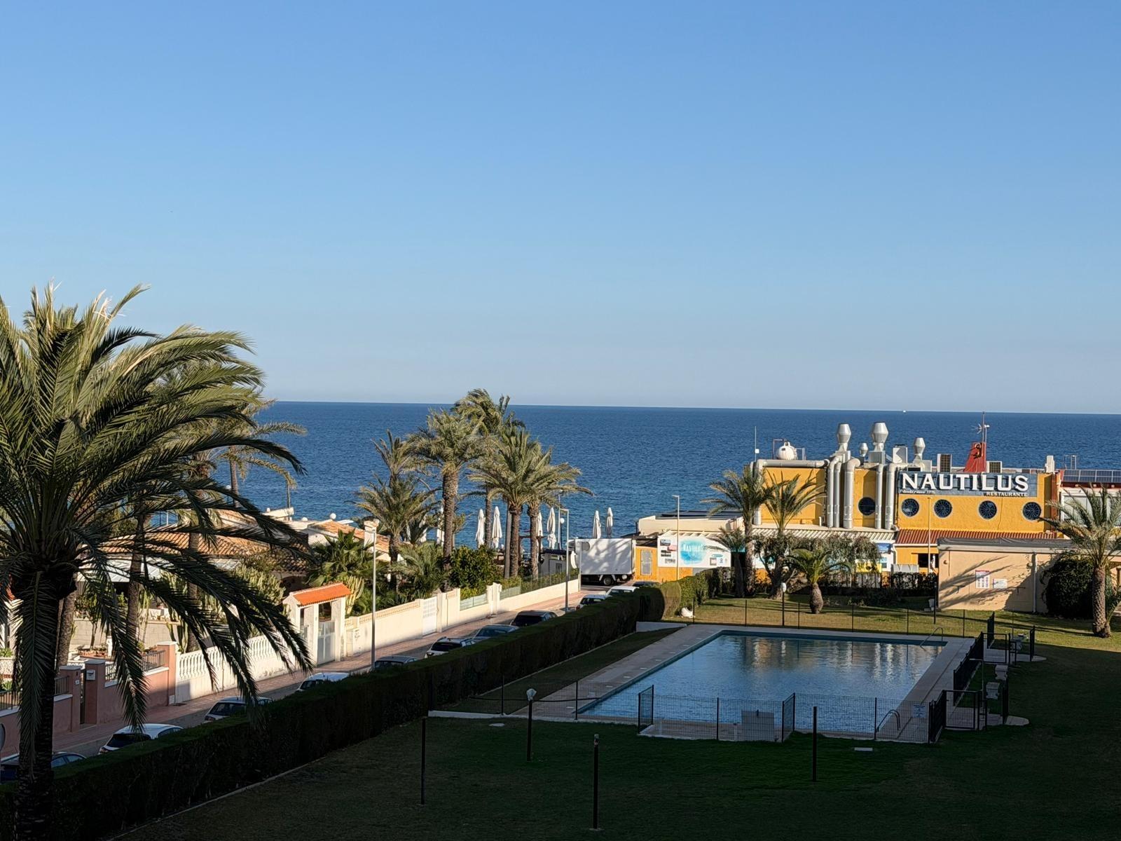 For sale - 3 Bedroom 2 Bathroom Apartment in Punta Prima  - Punta Prima  - Alicante