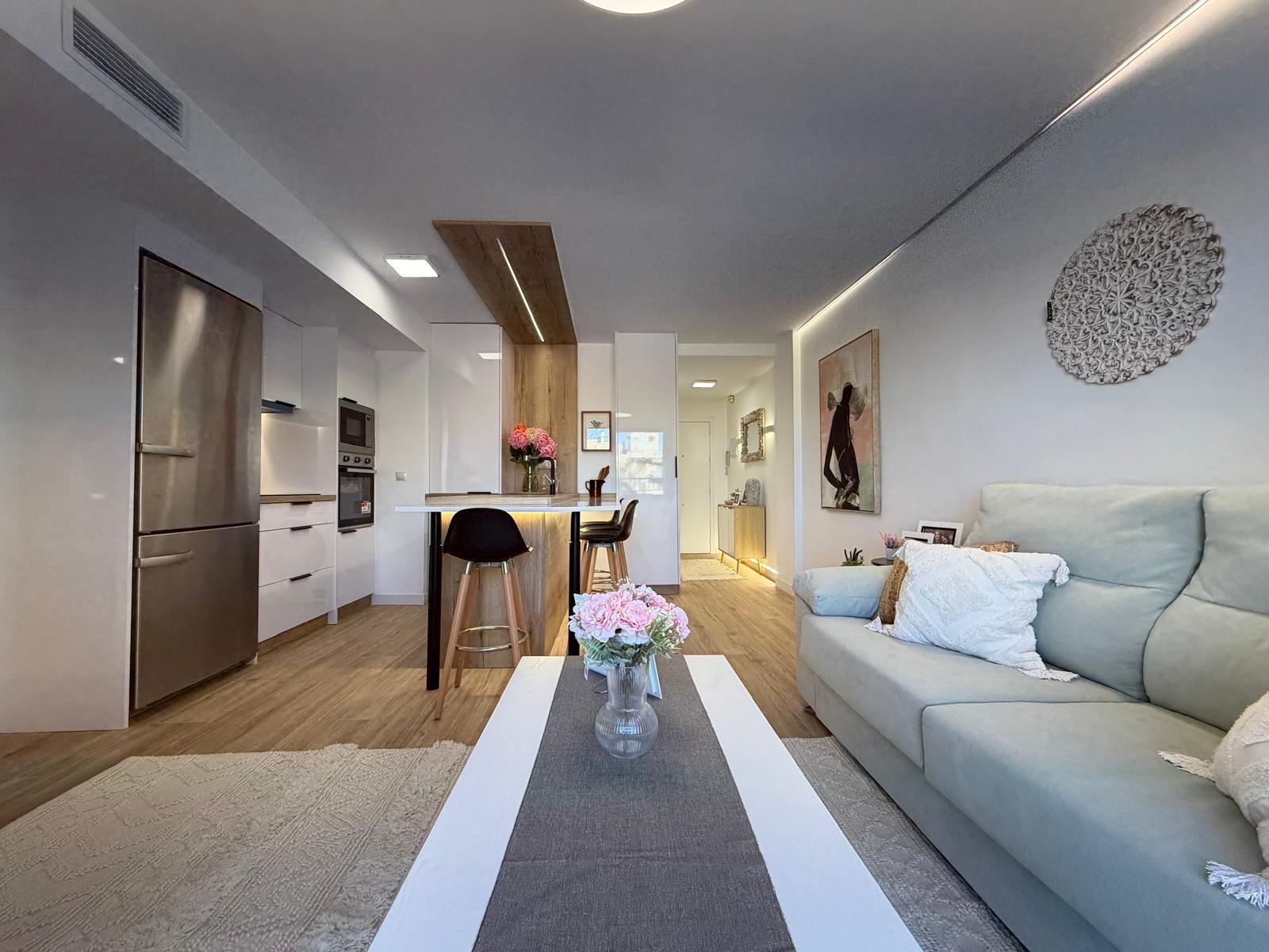 For sale - 3 Bedroom 2 Bathroom Apartment in Punta Prima  - Punta Prima  - Alicante