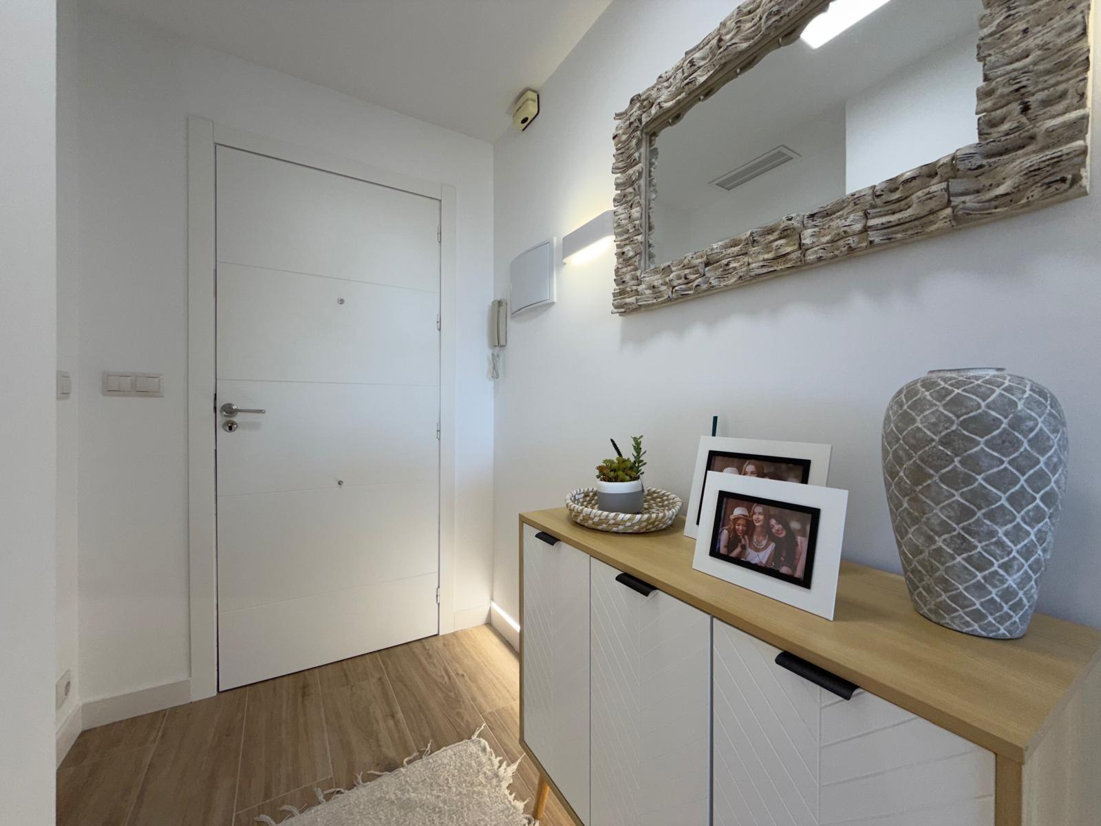 For sale - 3 Bedroom 2 Bathroom Apartment in Punta Prima  - Punta Prima  - Alicante