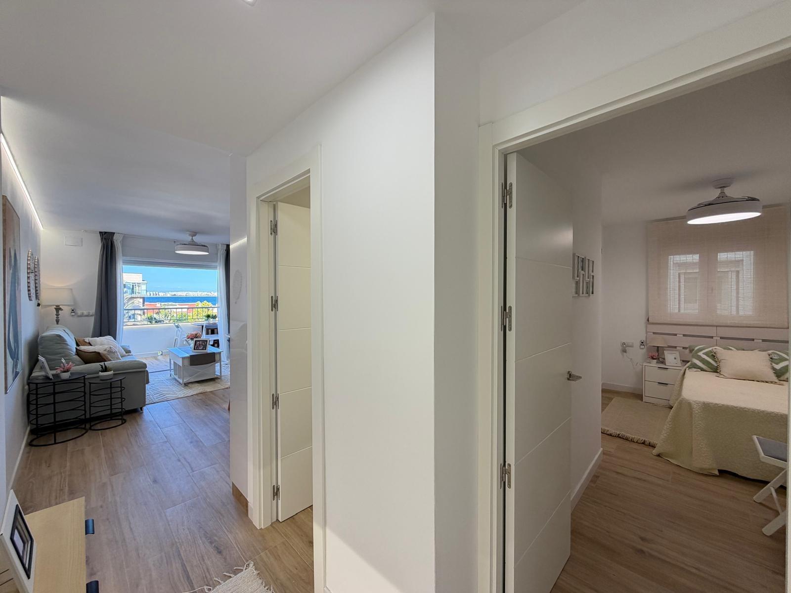 For sale - 3 Bedroom 2 Bathroom Apartment in Punta Prima  - Punta Prima  - Alicante