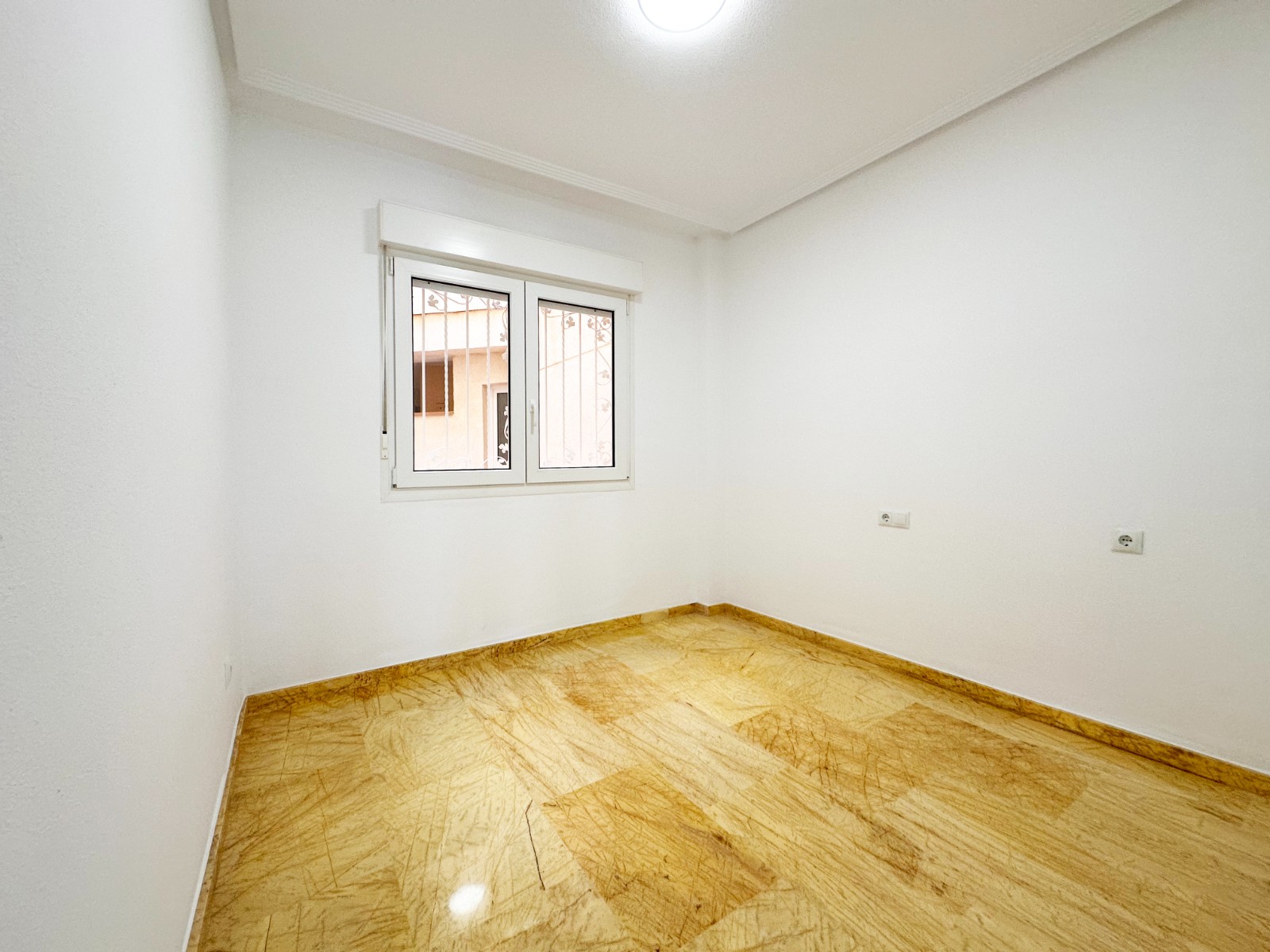 For sale - 2 Bedroom 1 Bathroom Apartment in Cabo Roig - Costa Blanca  - Alicante