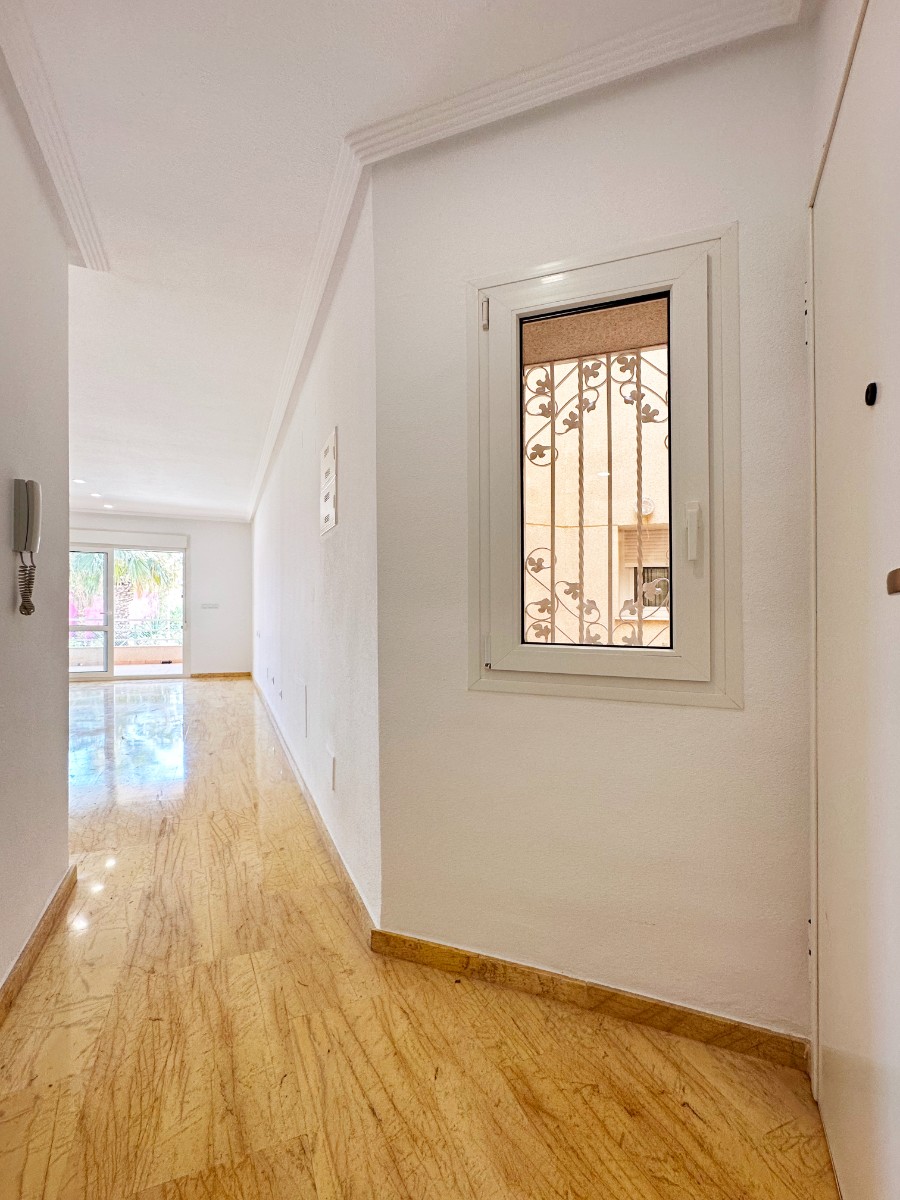 For sale - 2 Bedroom 1 Bathroom Apartment in Cabo Roig - Costa Blanca  - Alicante