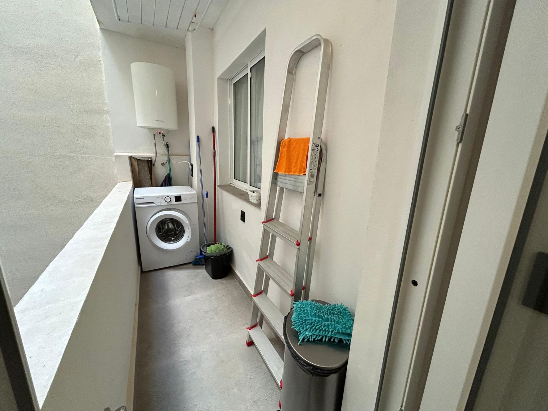 For sale - 3 Bedroom 2 Bathroom Apartment in Torrevieja - Estacion De Autobuses  - Alicante