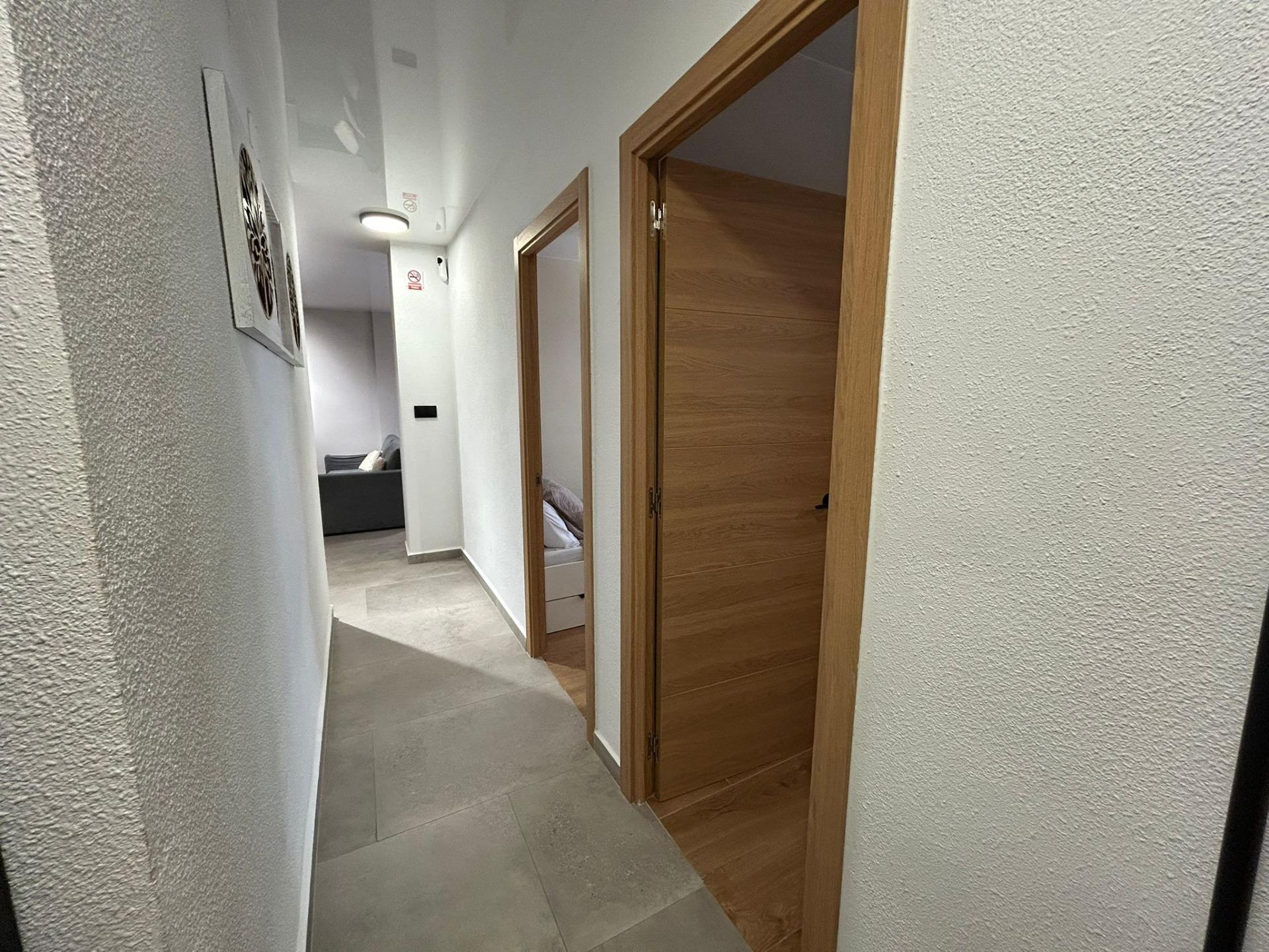 For sale - 3 Bedroom 2 Bathroom Apartment in Torrevieja - Estacion De Autobuses  - Alicante