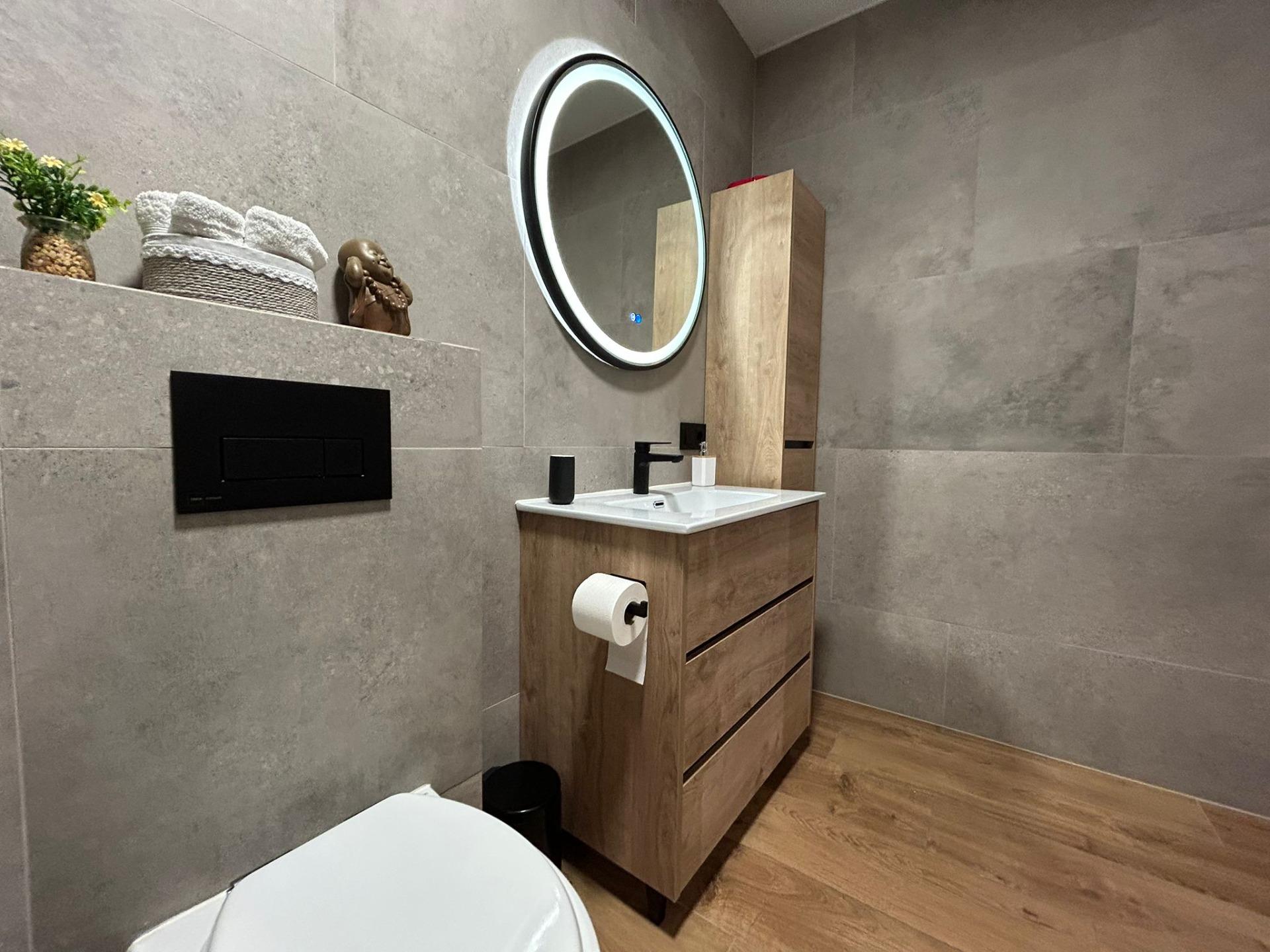 For sale - 3 Bedroom 2 Bathroom Apartment in Torrevieja - Estacion De Autobuses  - Alicante