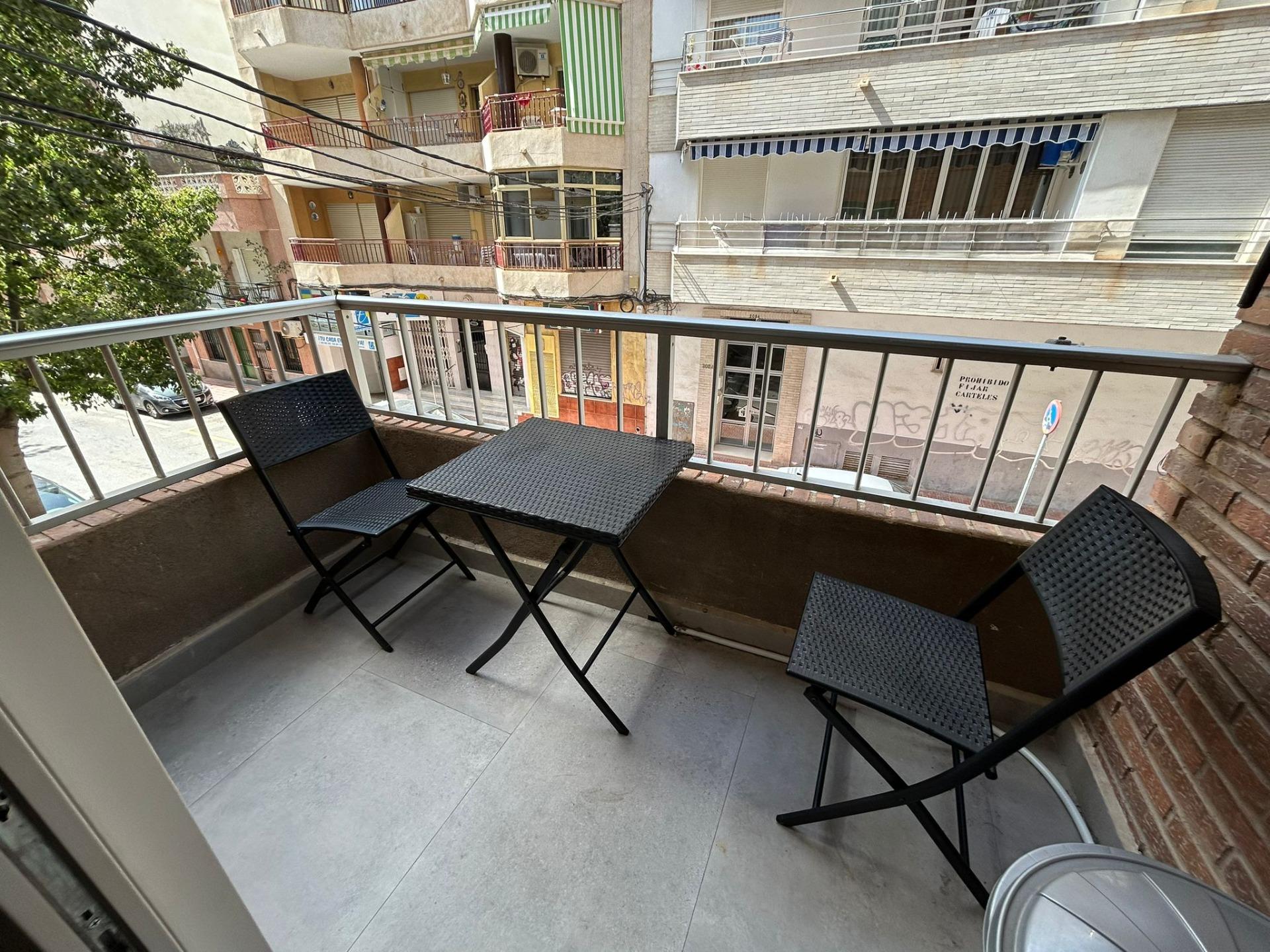For sale - 3 Bedroom 2 Bathroom Apartment in Torrevieja - Estacion De Autobuses  - Alicante